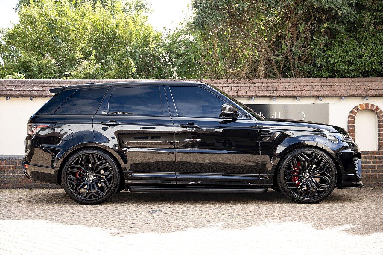 Land Rover Range Rover Sport view 3