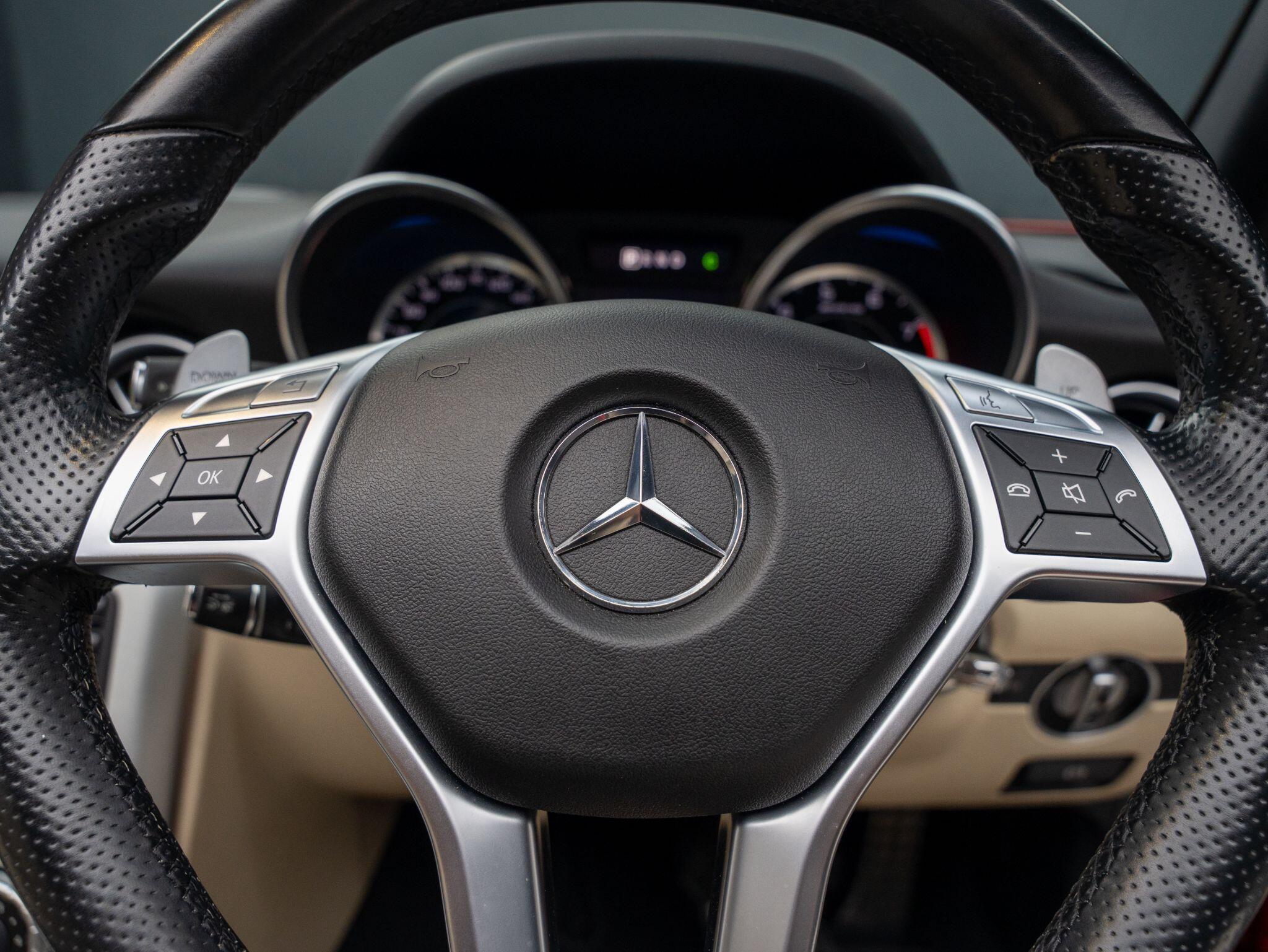 Mercedes-Benz SLK view 26