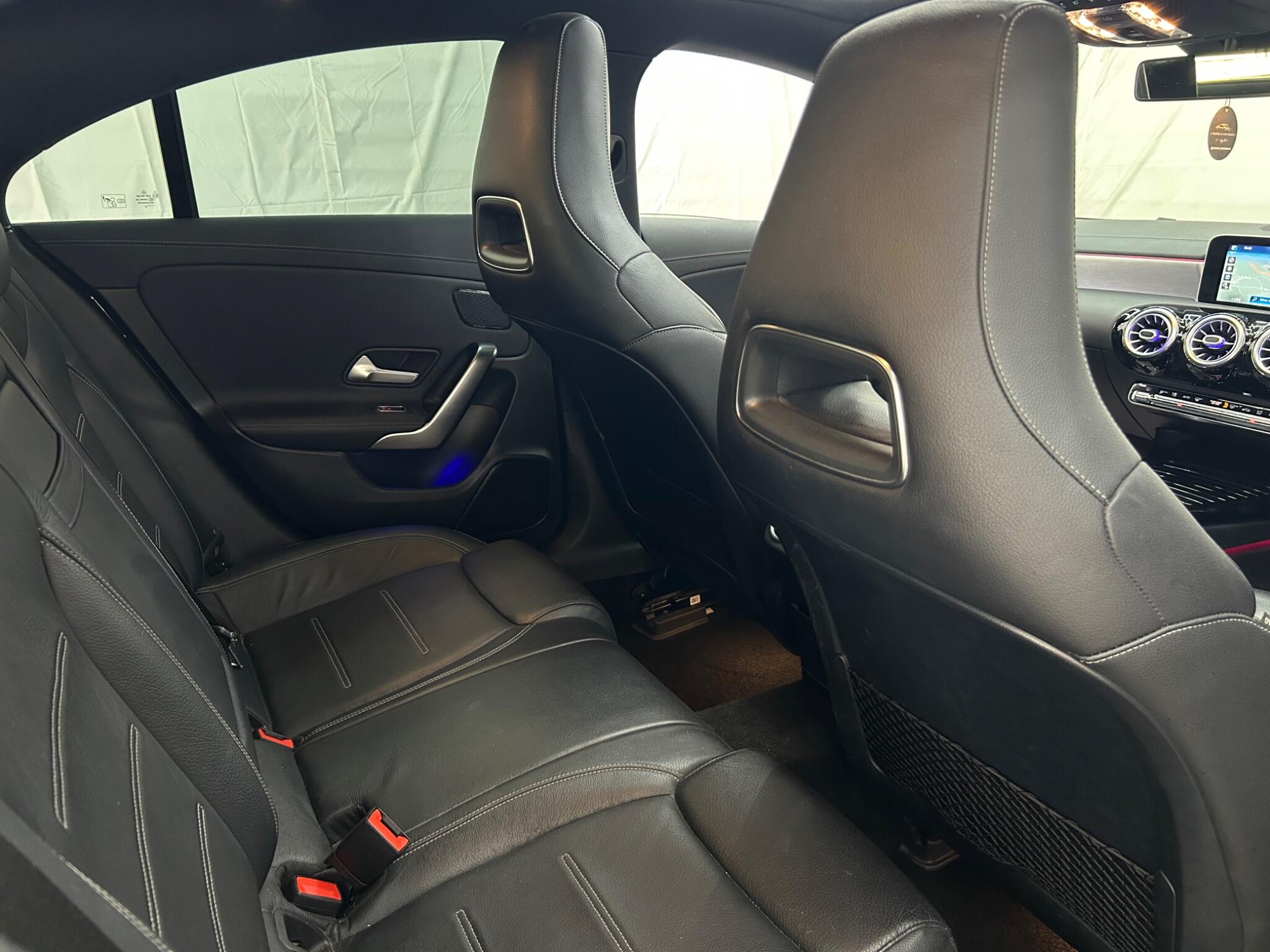 Mercedes-Benz Cla view 24