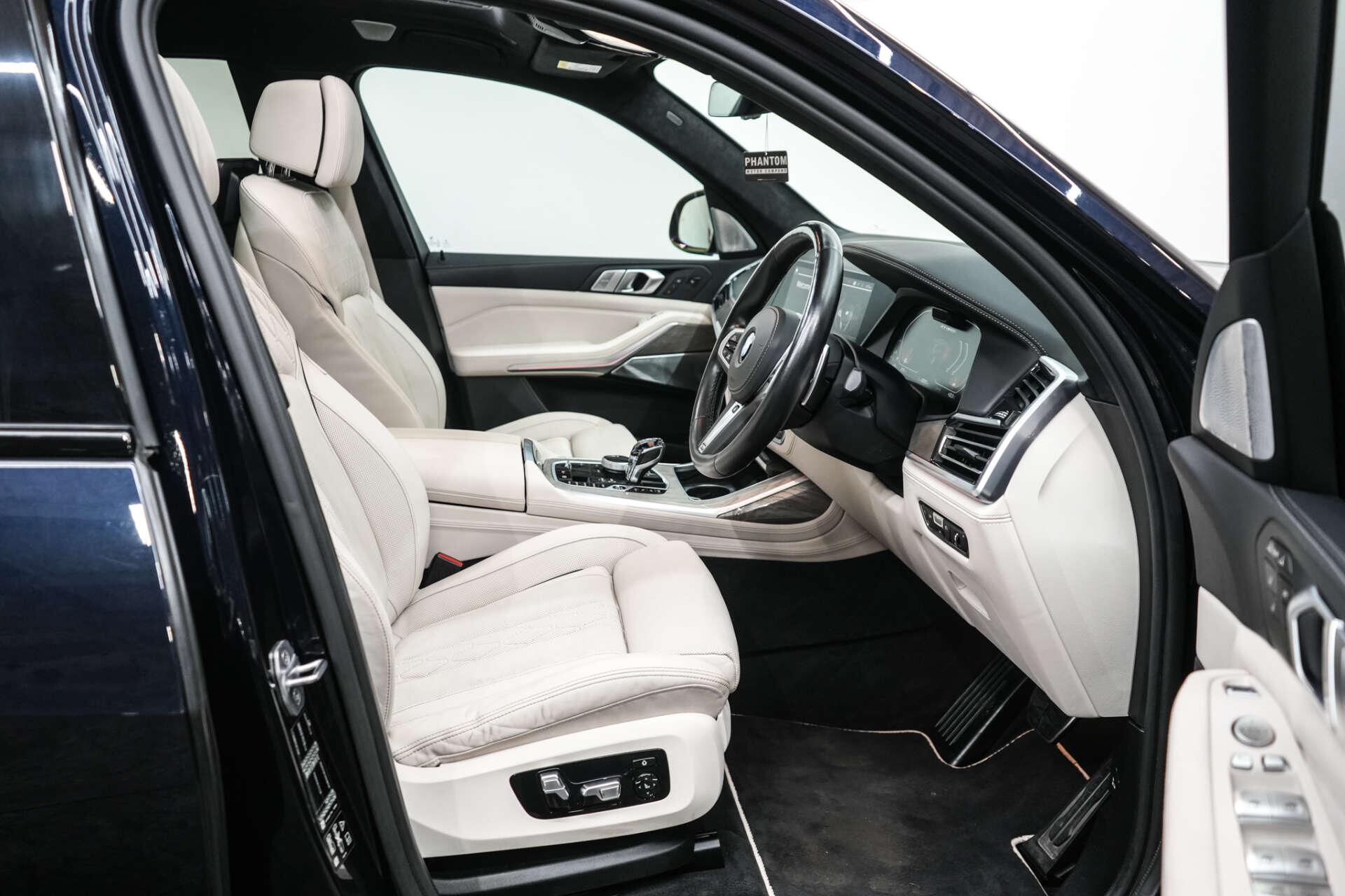 BMW X7 view 16