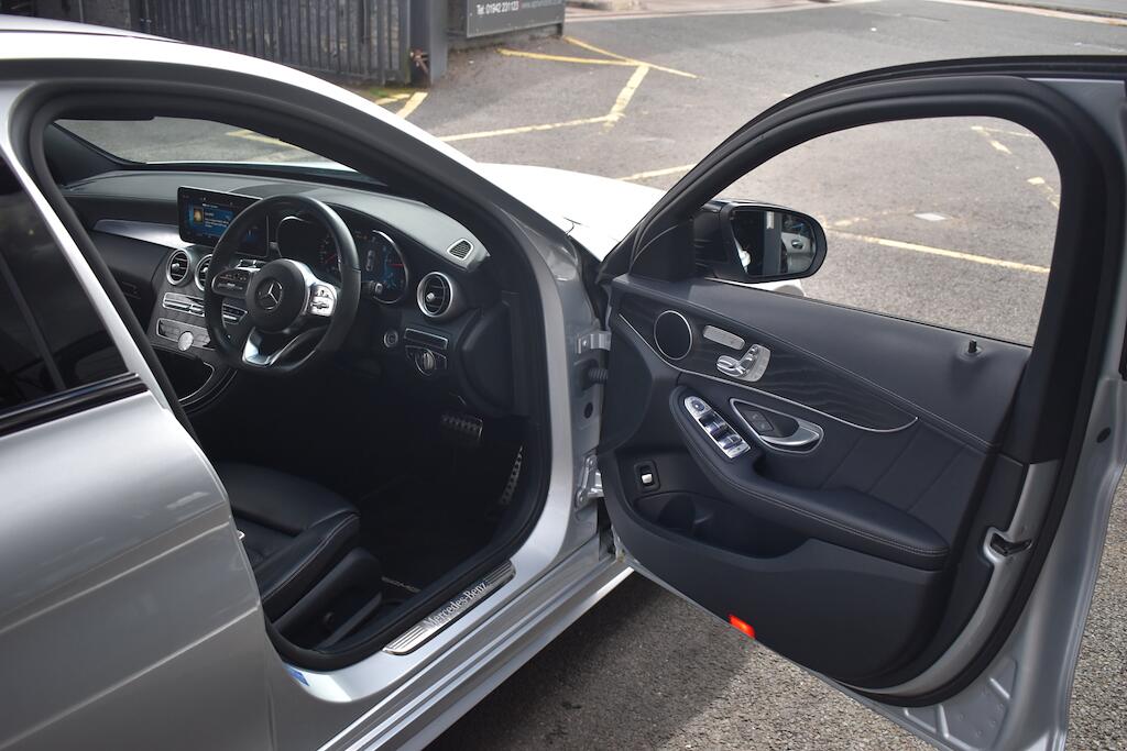 Mercedes-Benz C Class view 25