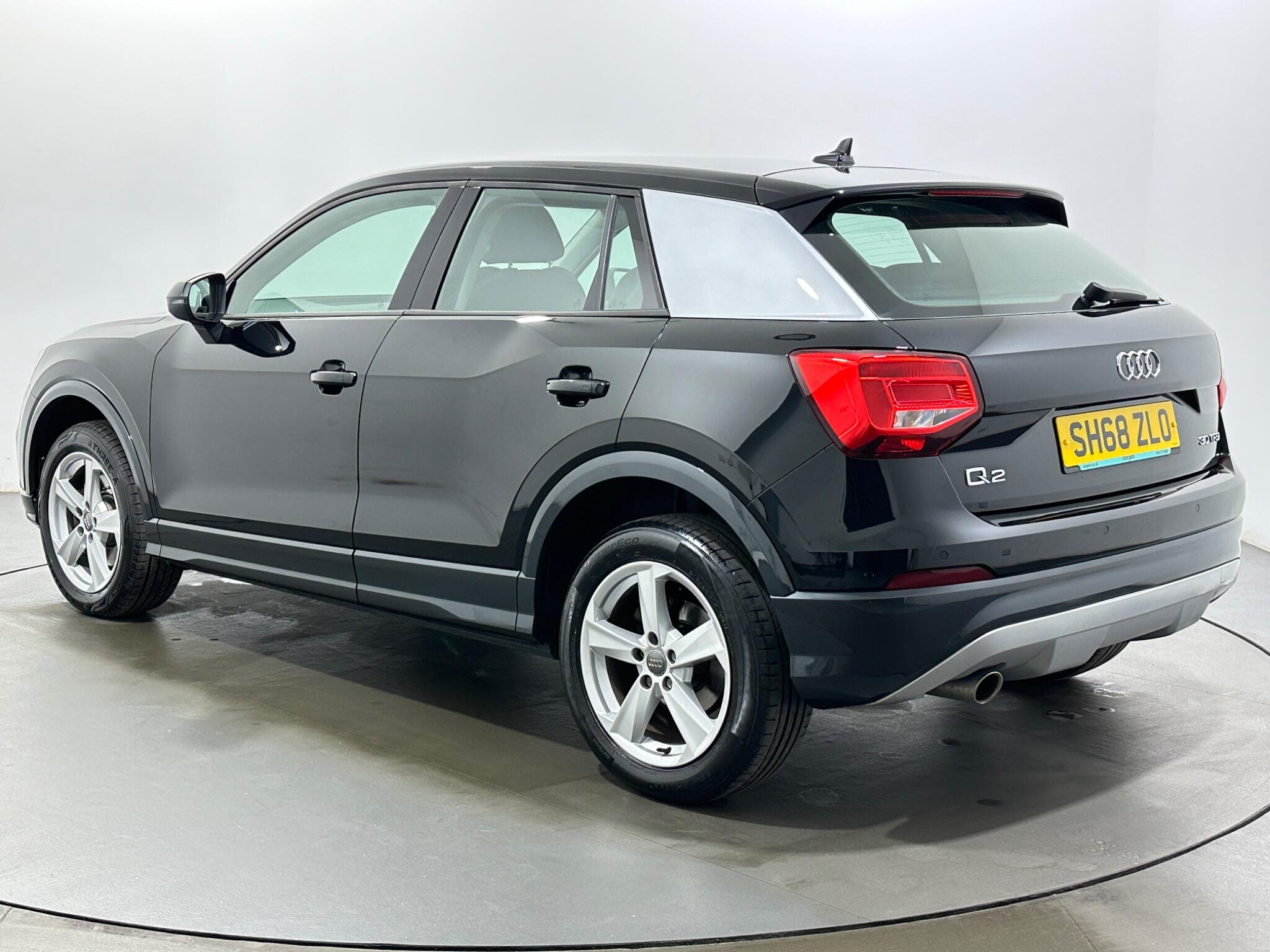 Audi Q2 view 6