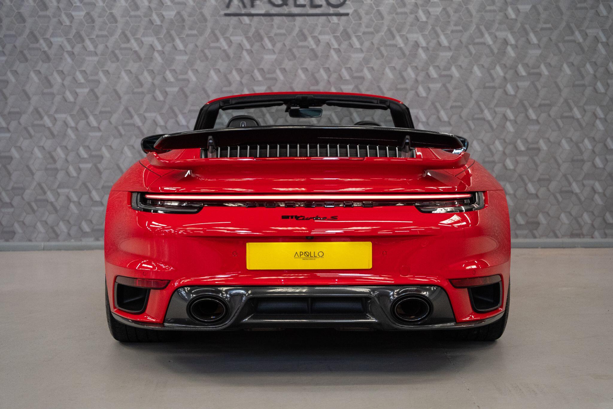 Porsche 911 view 8