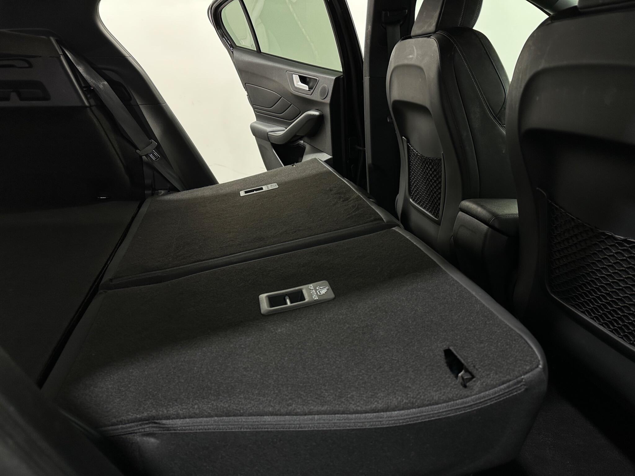 Ford Focus view 45