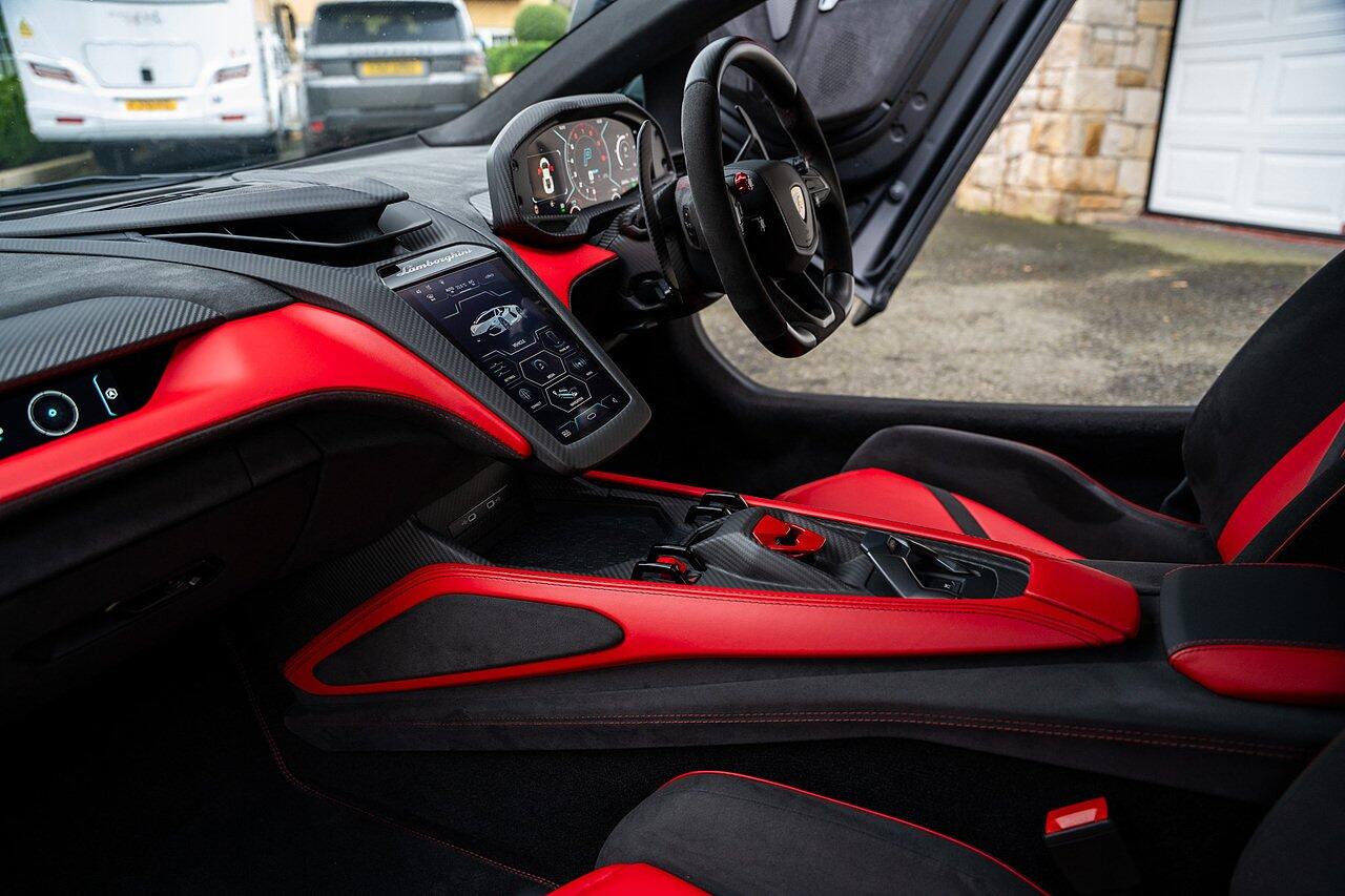 Lamborghini Revuelto view 77
