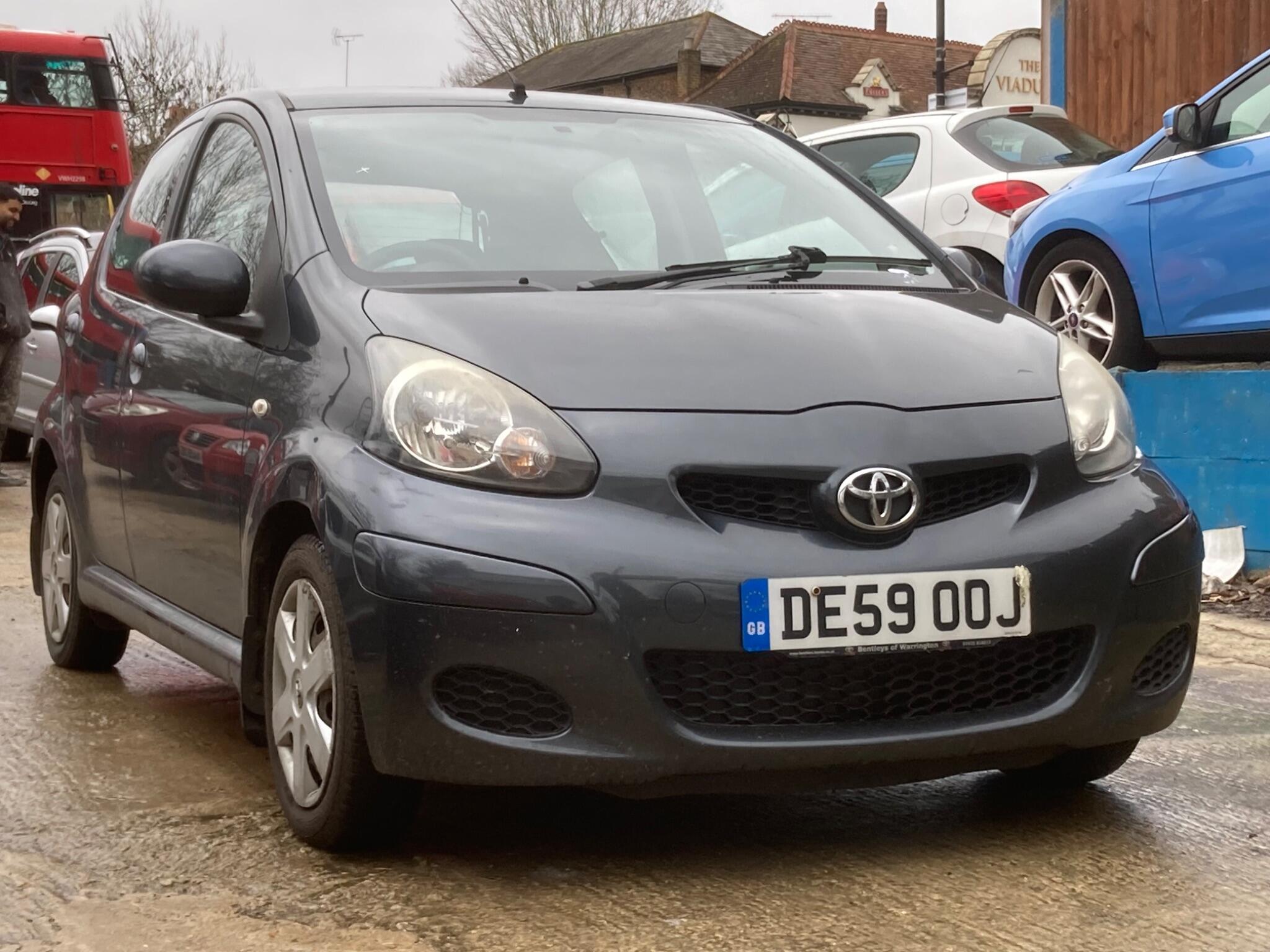 2009 Toyota Aygo in Grey for sale
