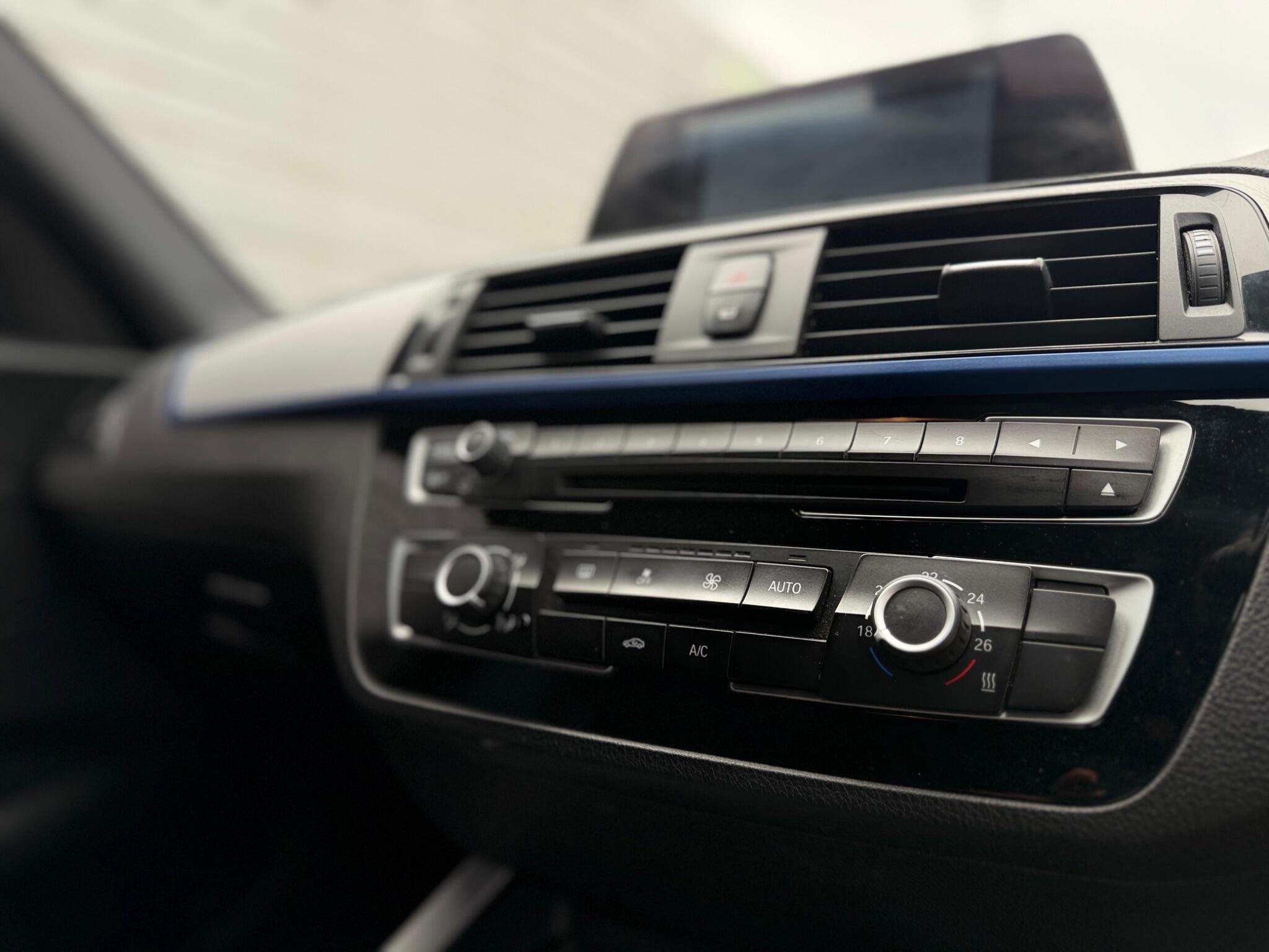 BMW 1 Series view 24