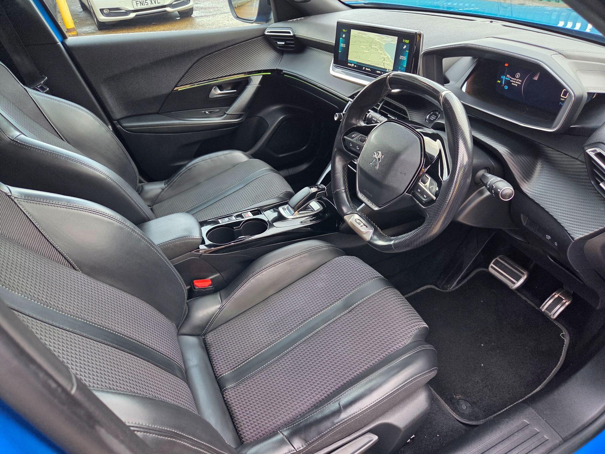 Peugeot e-2008 view 12