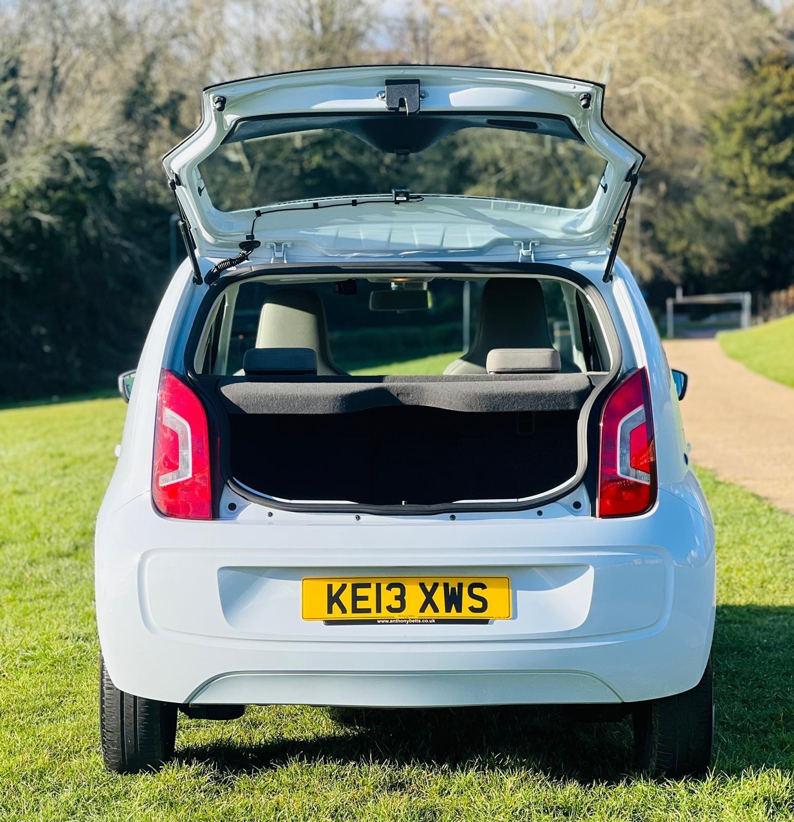 2013 Volkswagen up! image 13