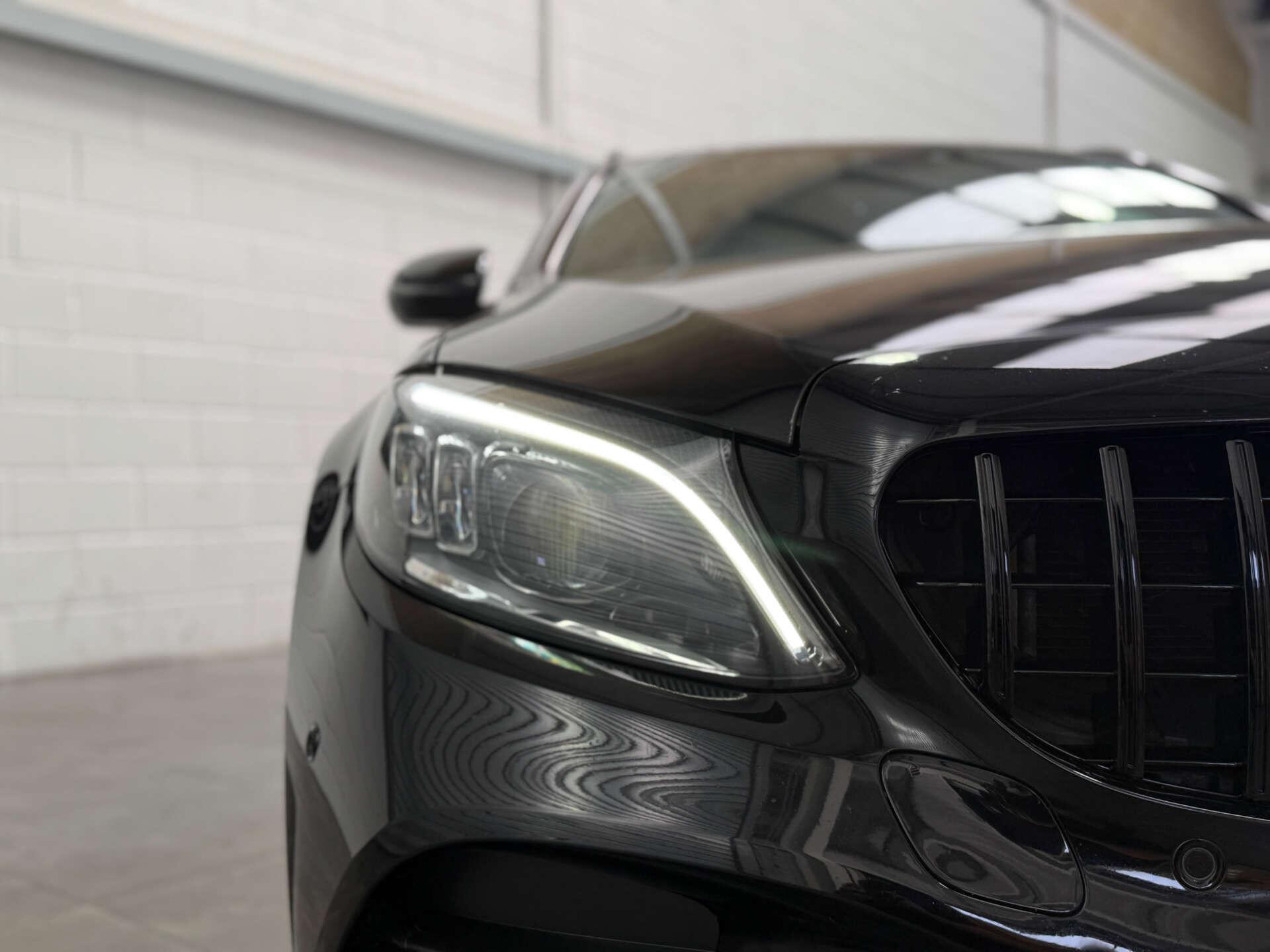 Mercedes-Benz C-Class view 11