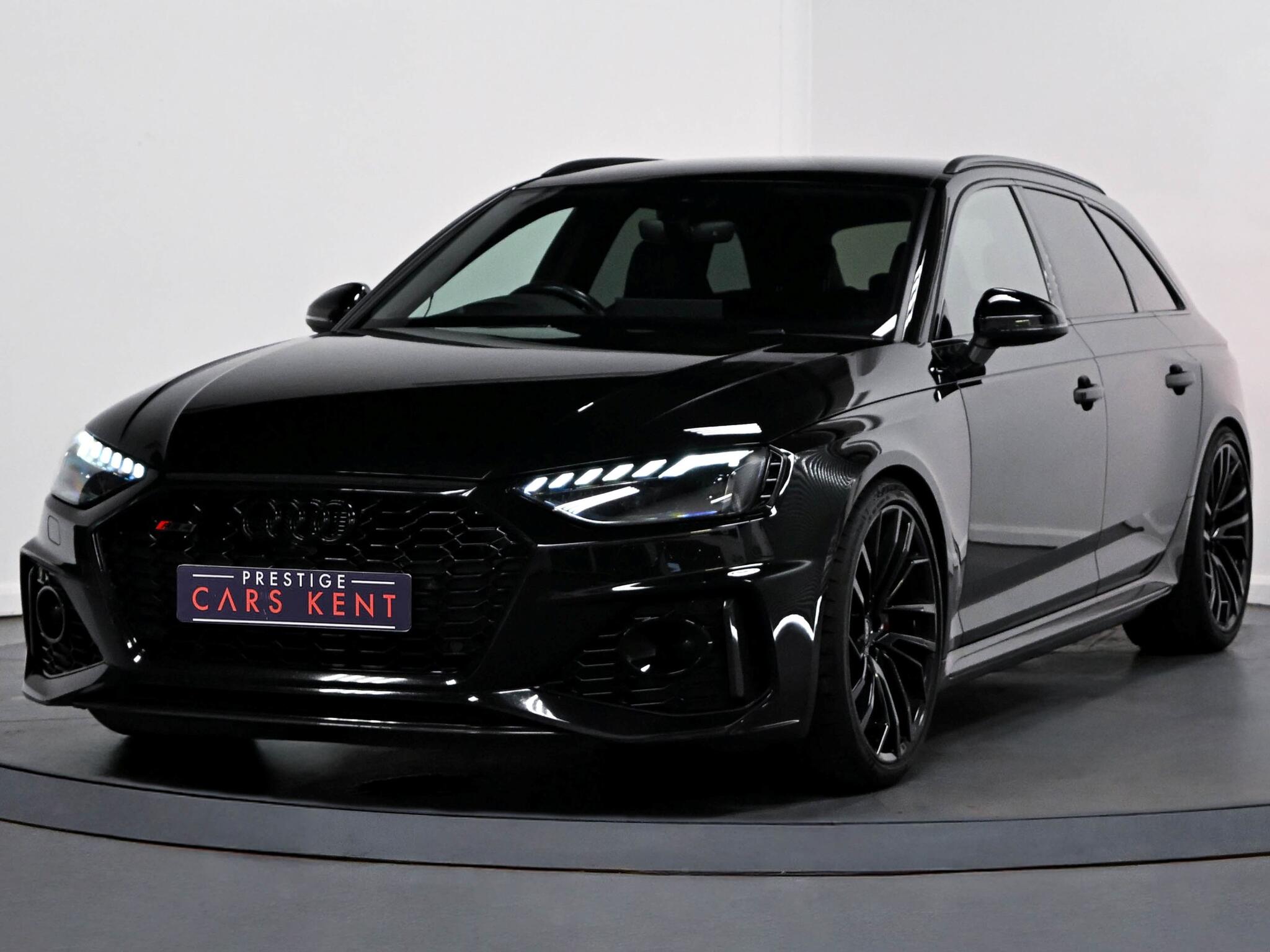 Audi RS4 Avant view 7