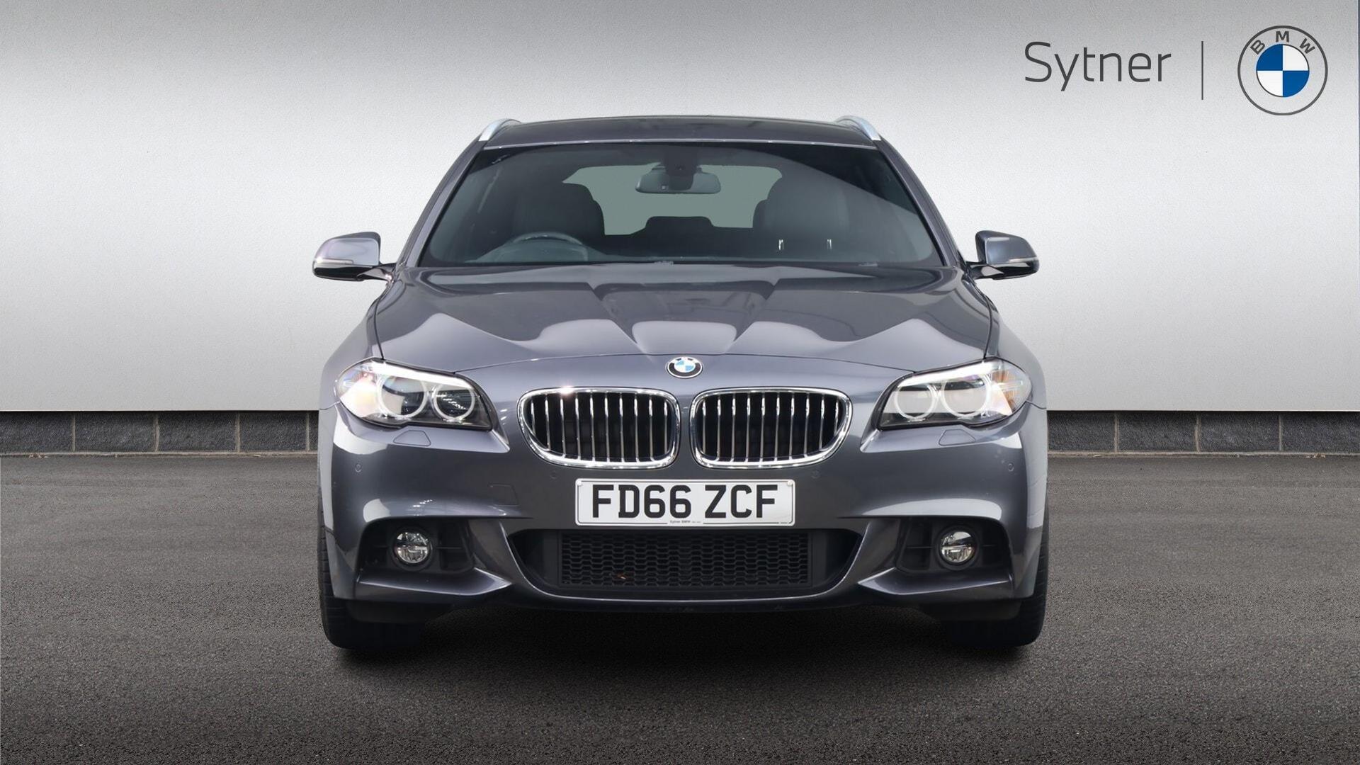 BMW 5 Series view 16