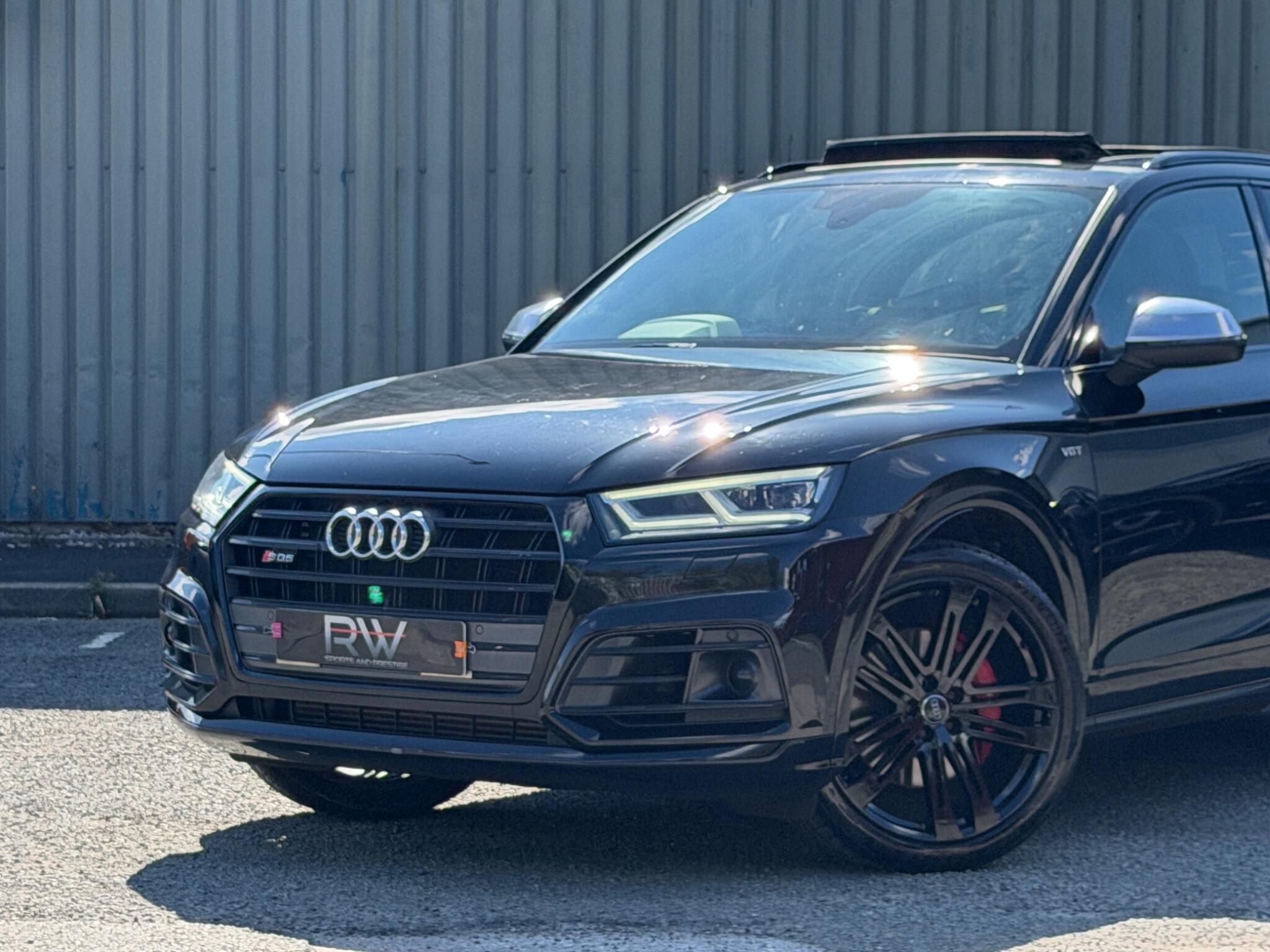Audi SQ5 view 21