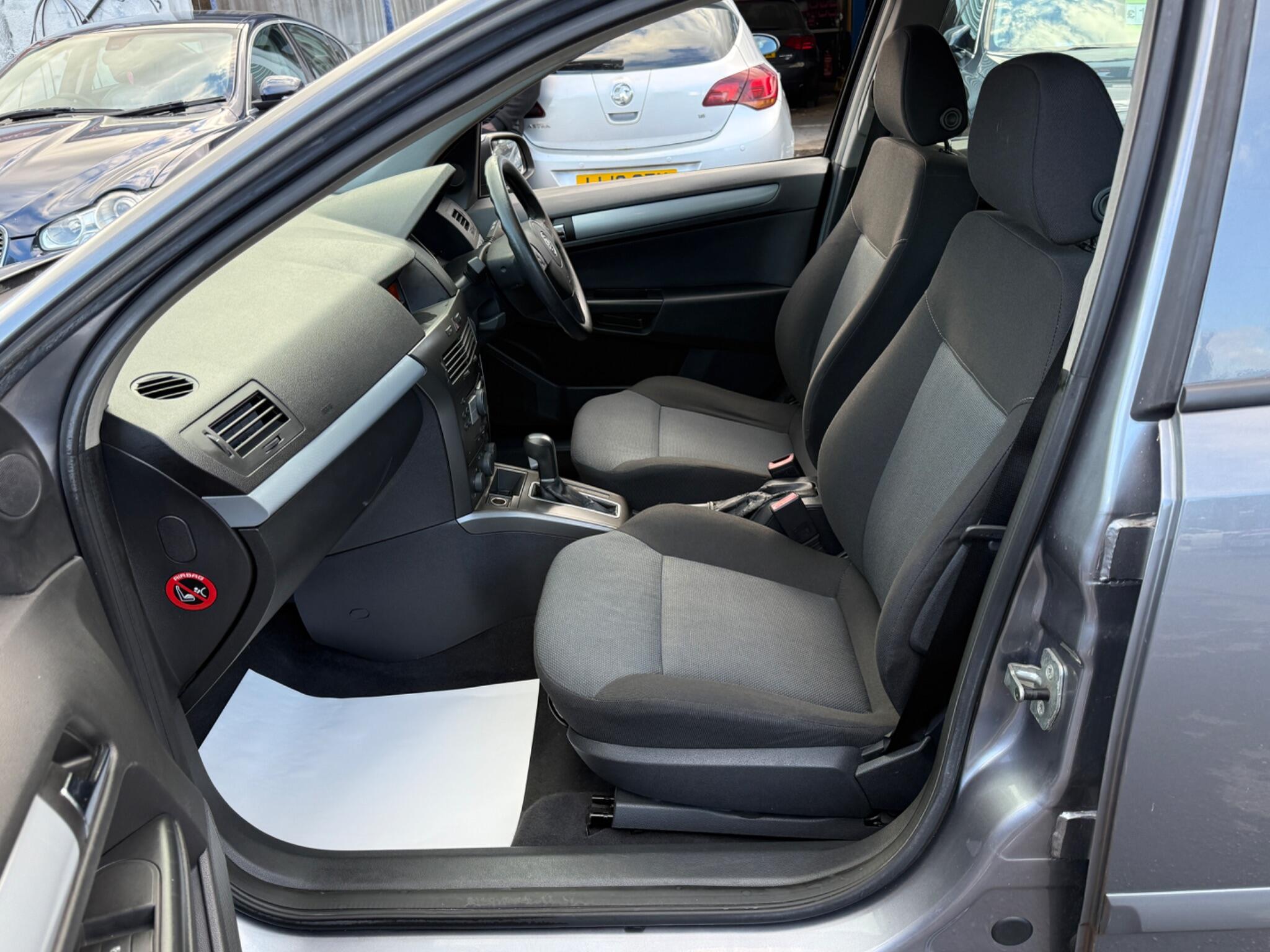 Vauxhall Astra - Image 43