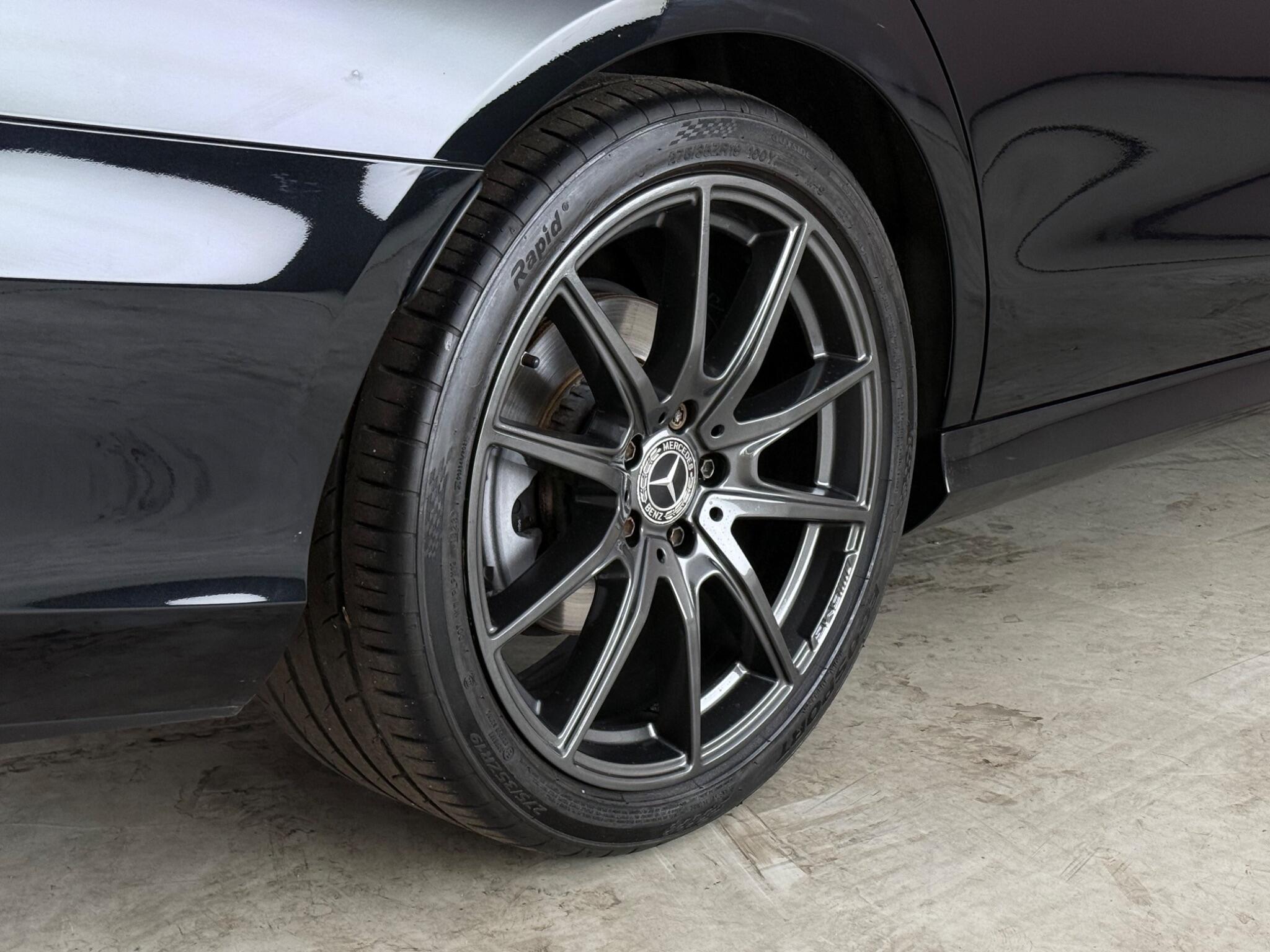 Mercedes-Benz E-Class view 9
