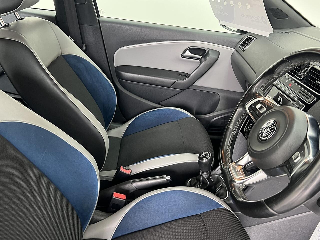 Volkswagen Polo view 8