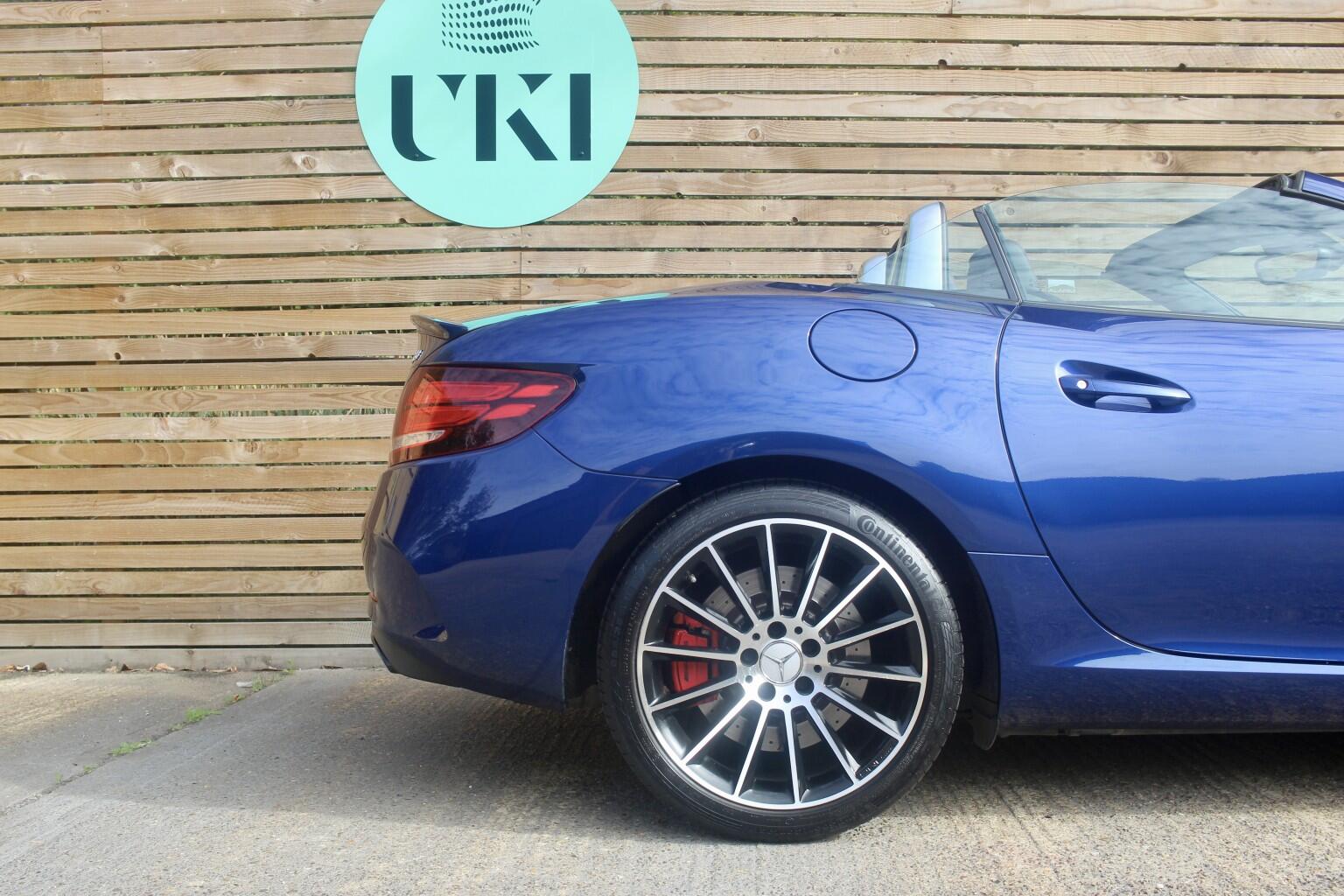 Mercedes-Benz SLC view 32
