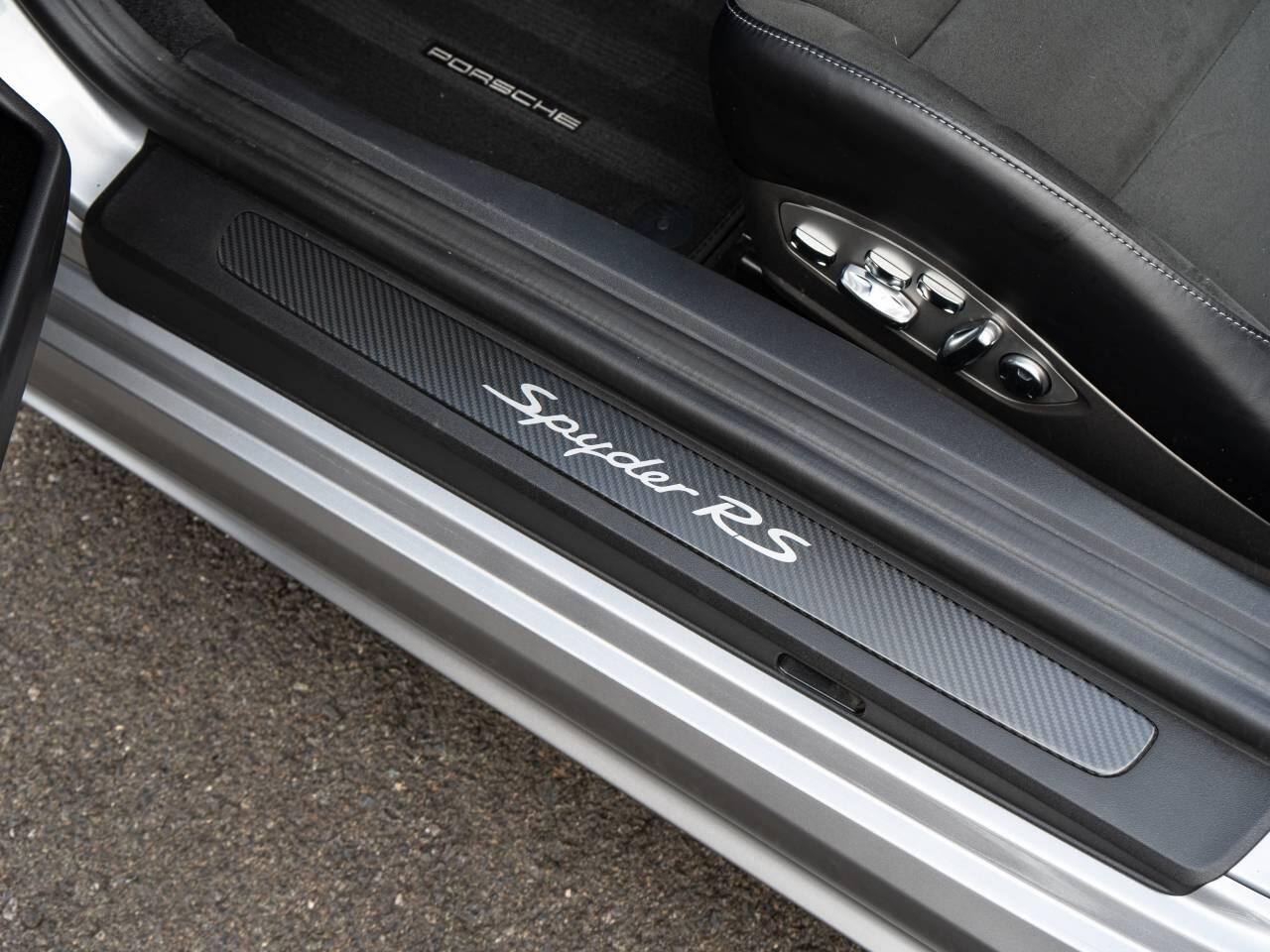 Porsche 718 Spyder view 35