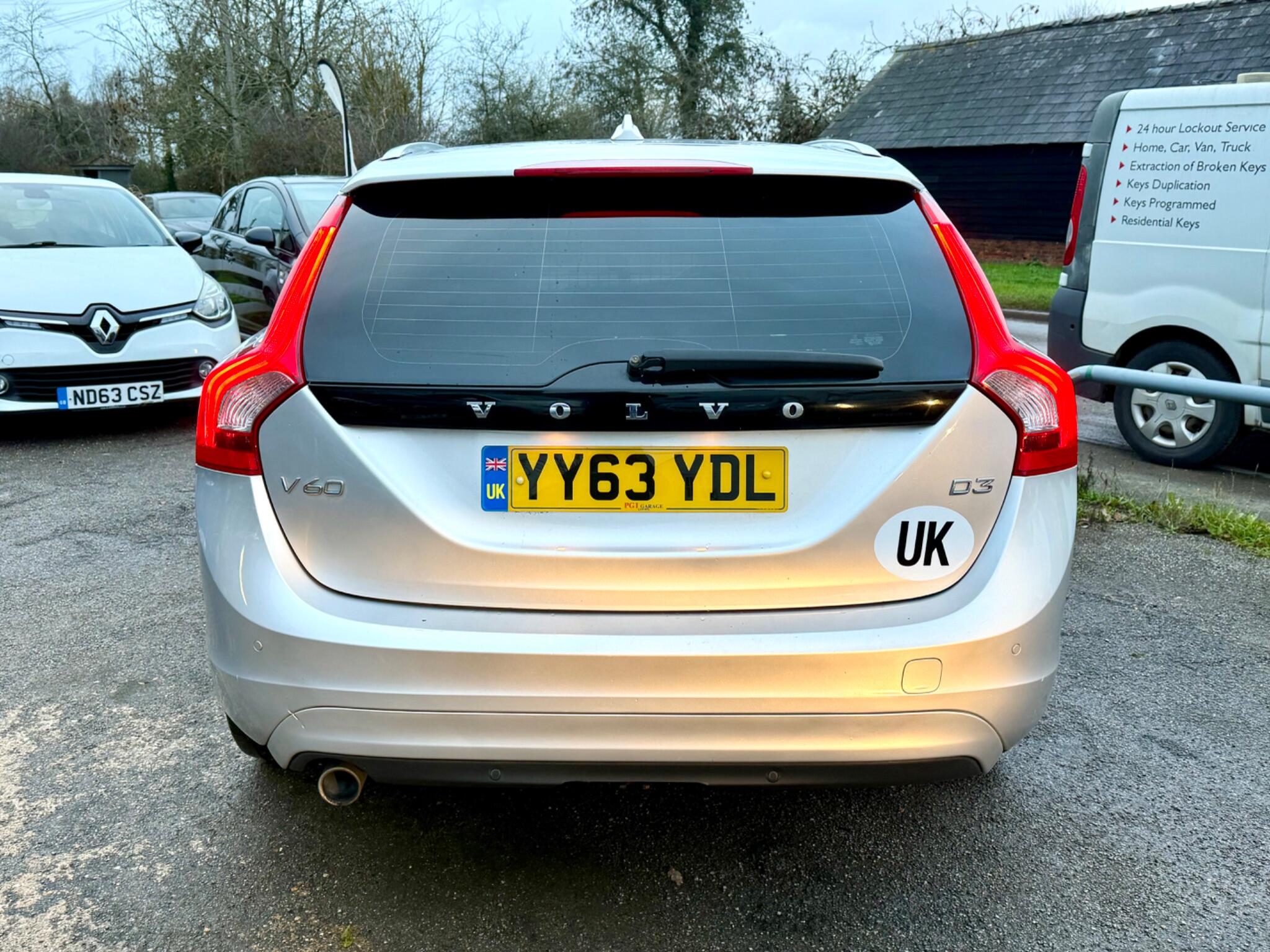 2014 Volvo V60 2.0 D3 SE Lux Nav Geartronic Euro 5 (s/s) 5dr • 81,071 miles image 6