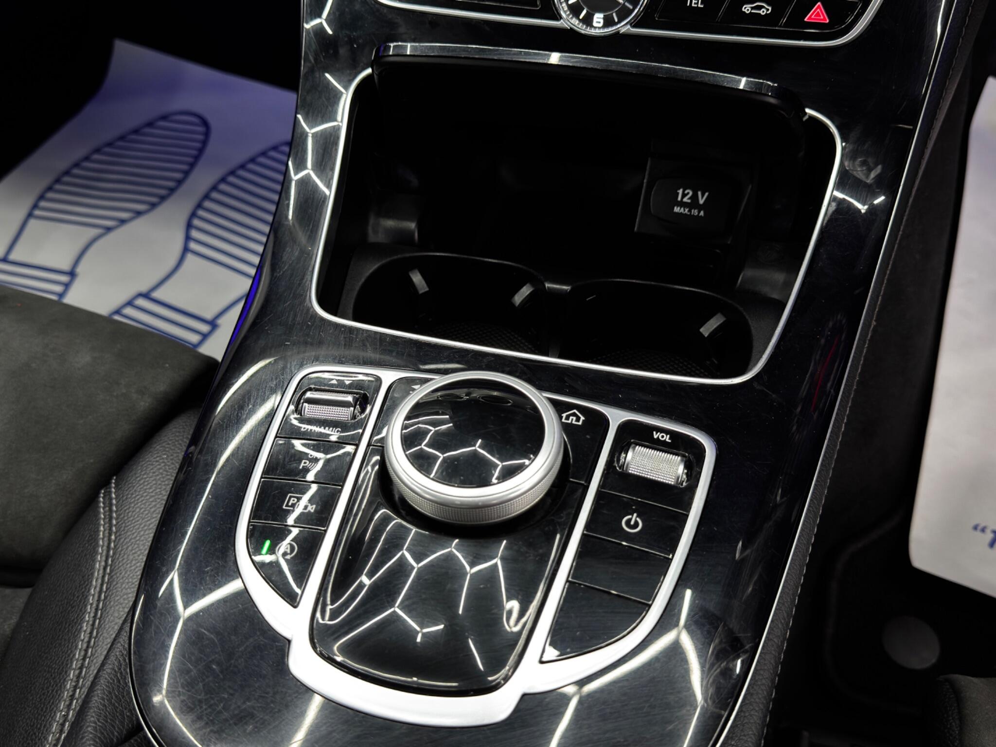 Mercedes-Benz E-Class view 27