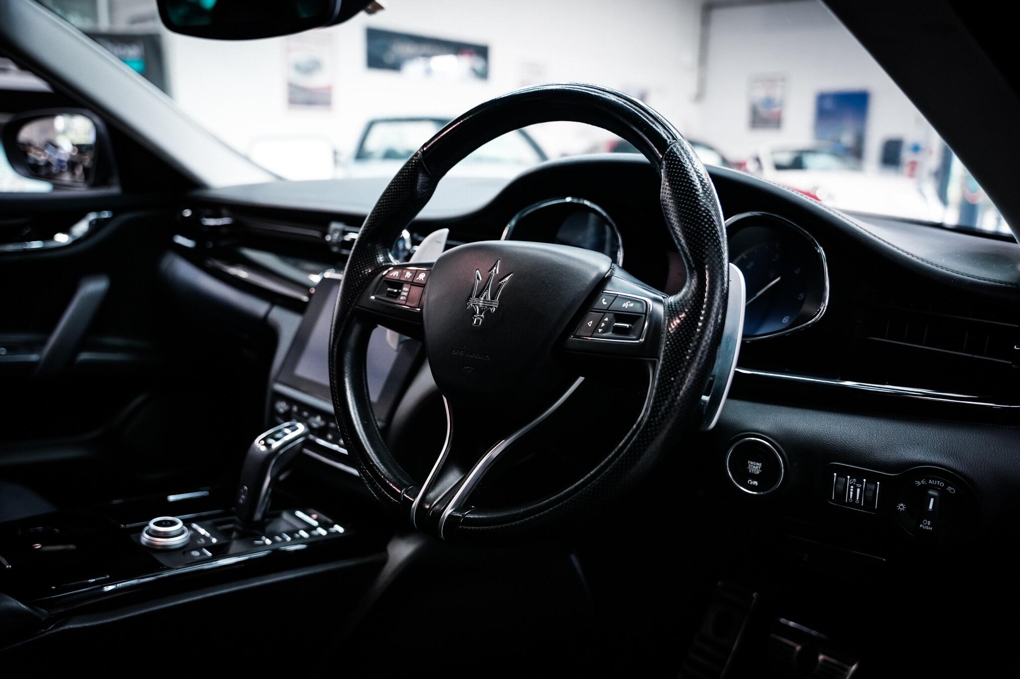 Maserati Quattroporte view 18