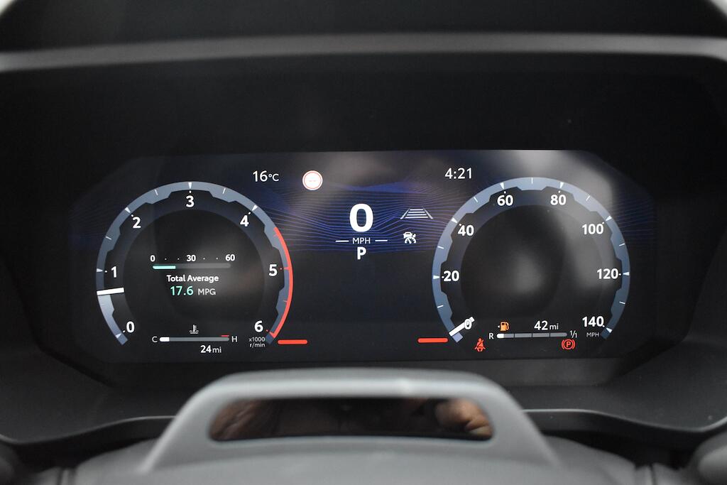 Toyota Hilux view 50