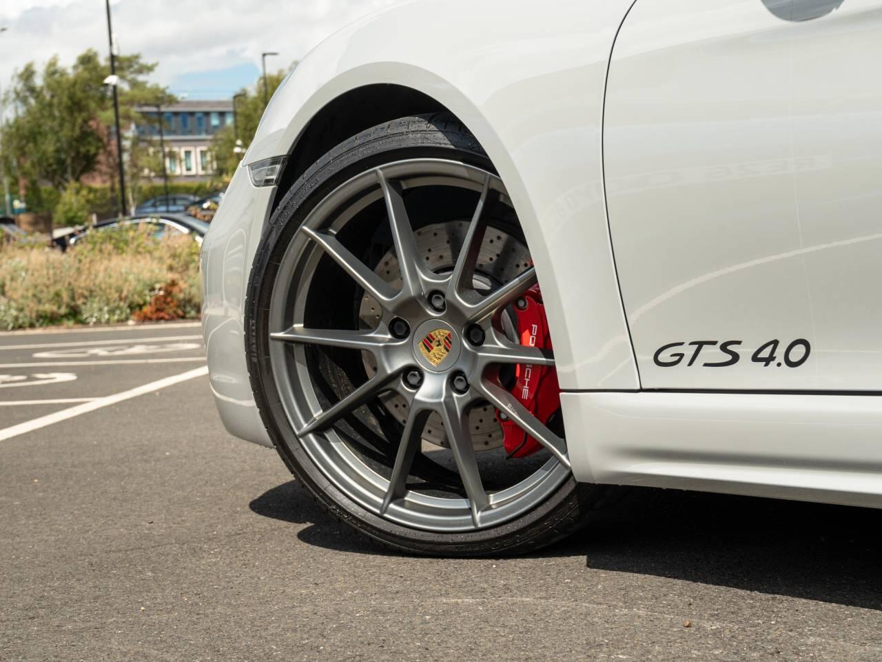 Porsche Cayman view 11