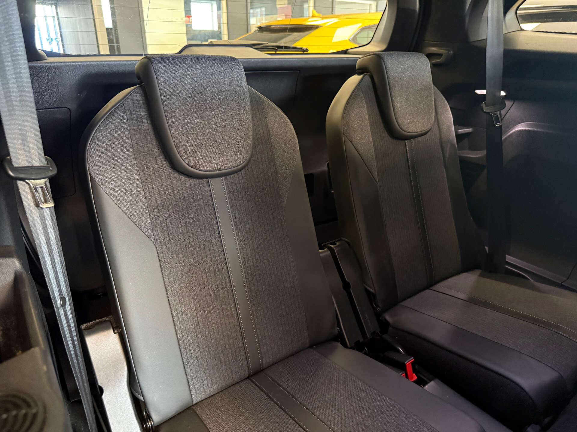 Peugeot 5008 view 15