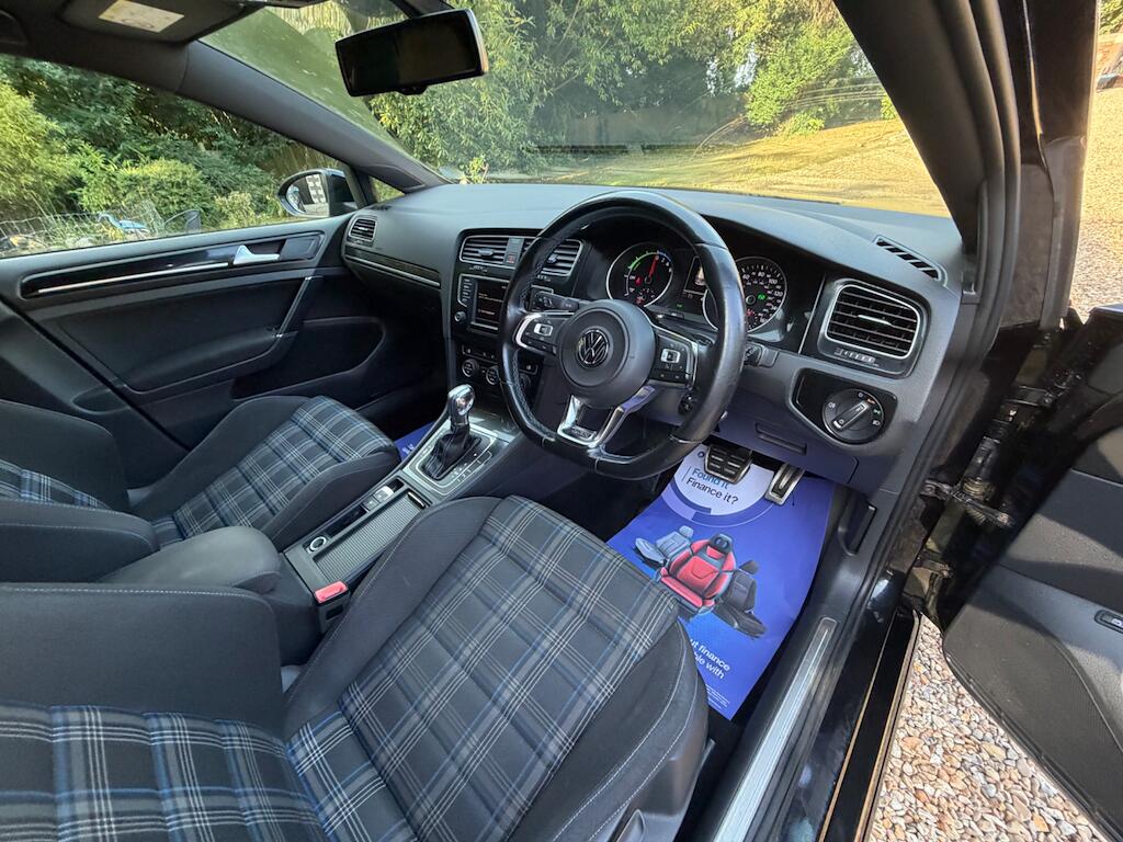 Volkswagen Golf view 14