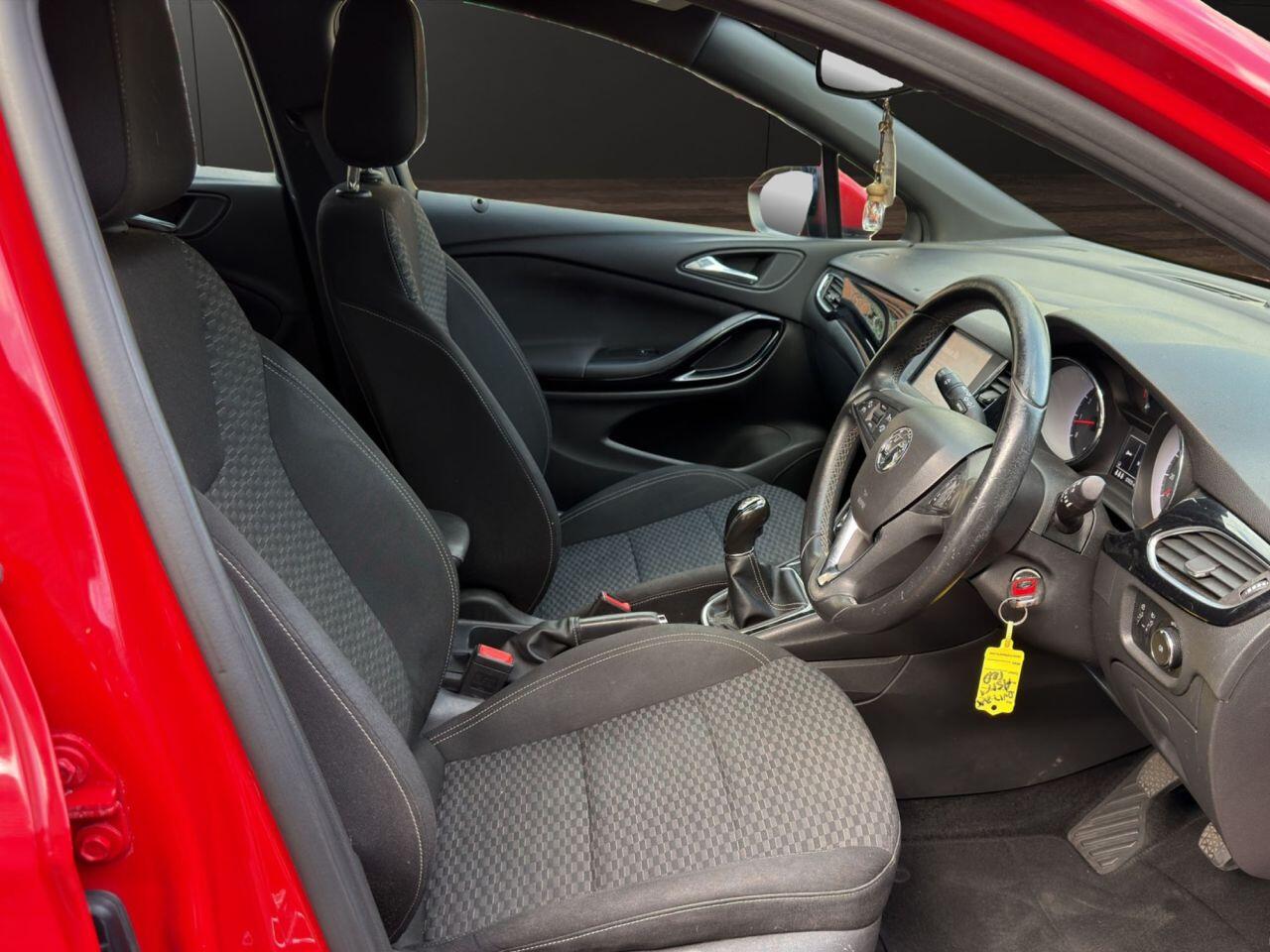 Vauxhall Astra view 13