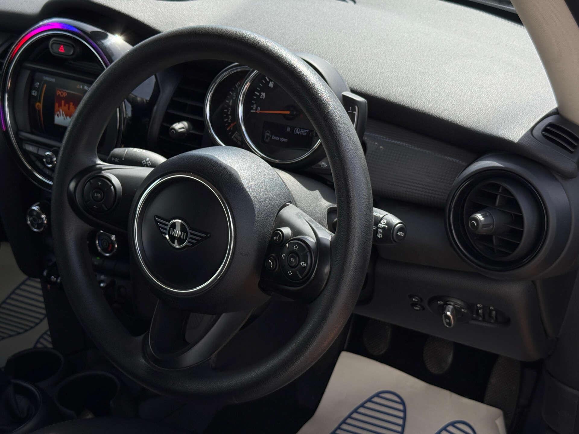 Mini Cooper view 41