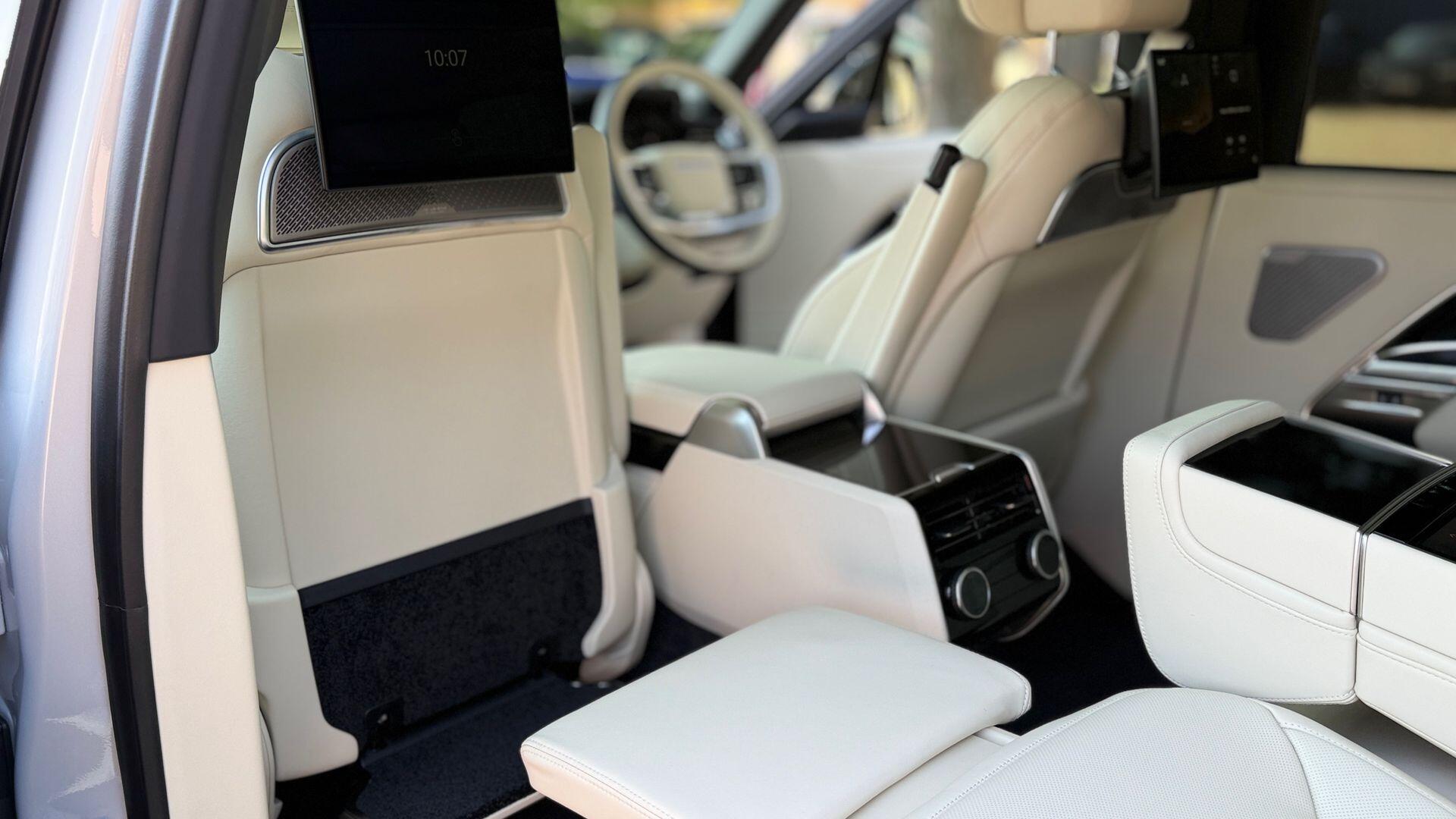 Land Rover Range Rover view 26