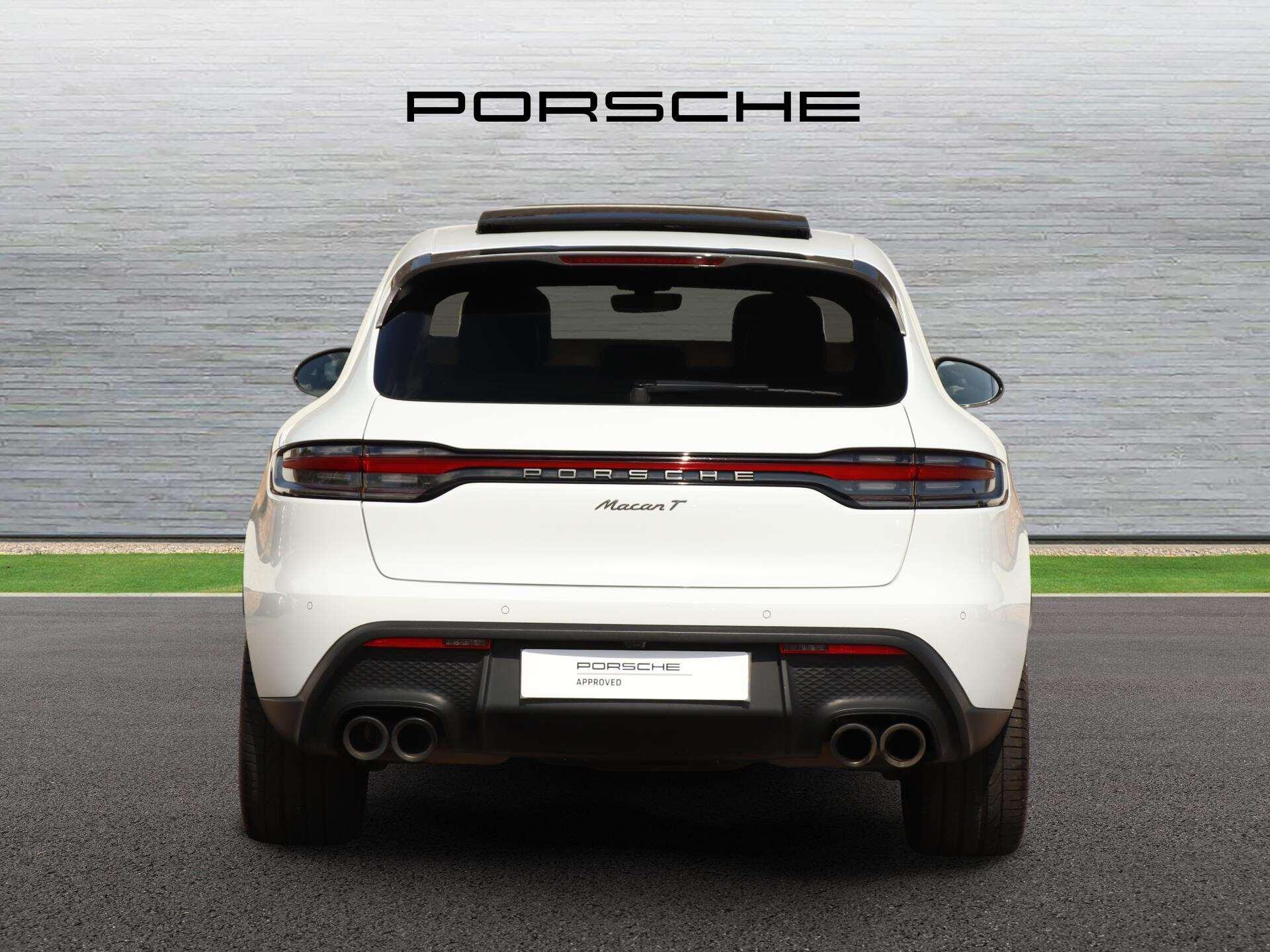 Porsche Macan view 4