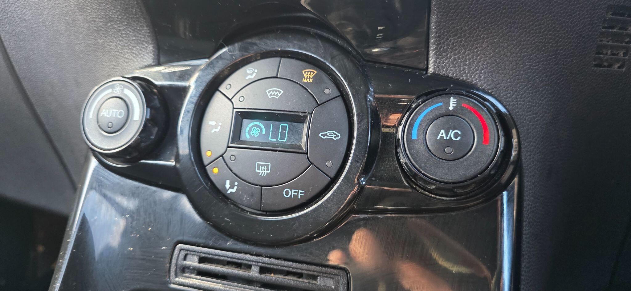 Ford Fiesta view 32