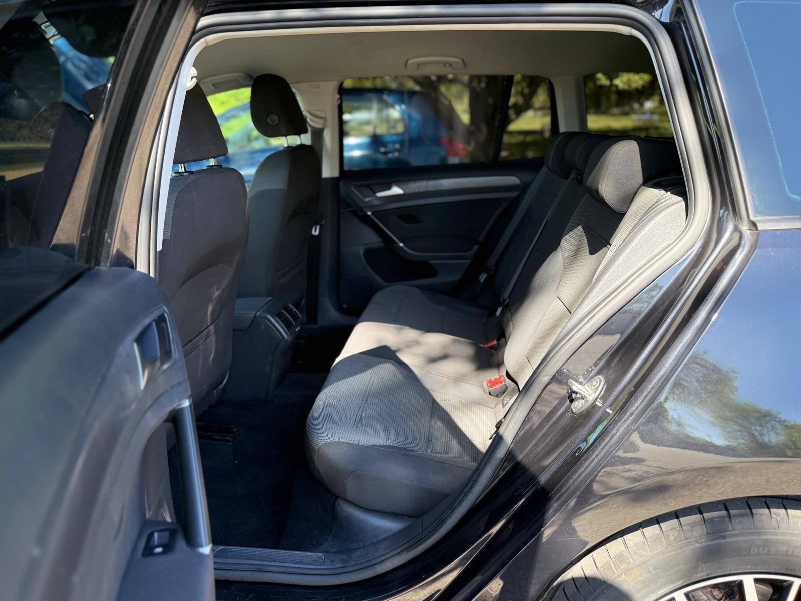Volkswagen Golf view 34