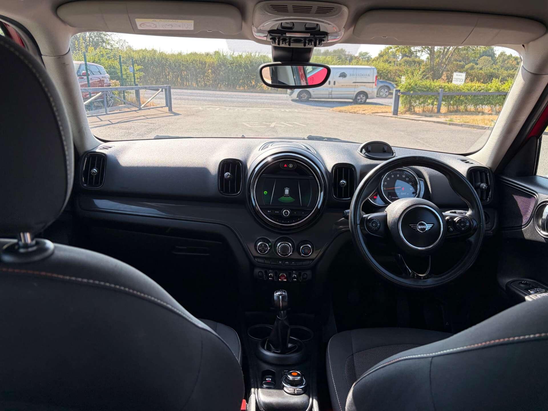 Mini Countryman view 32