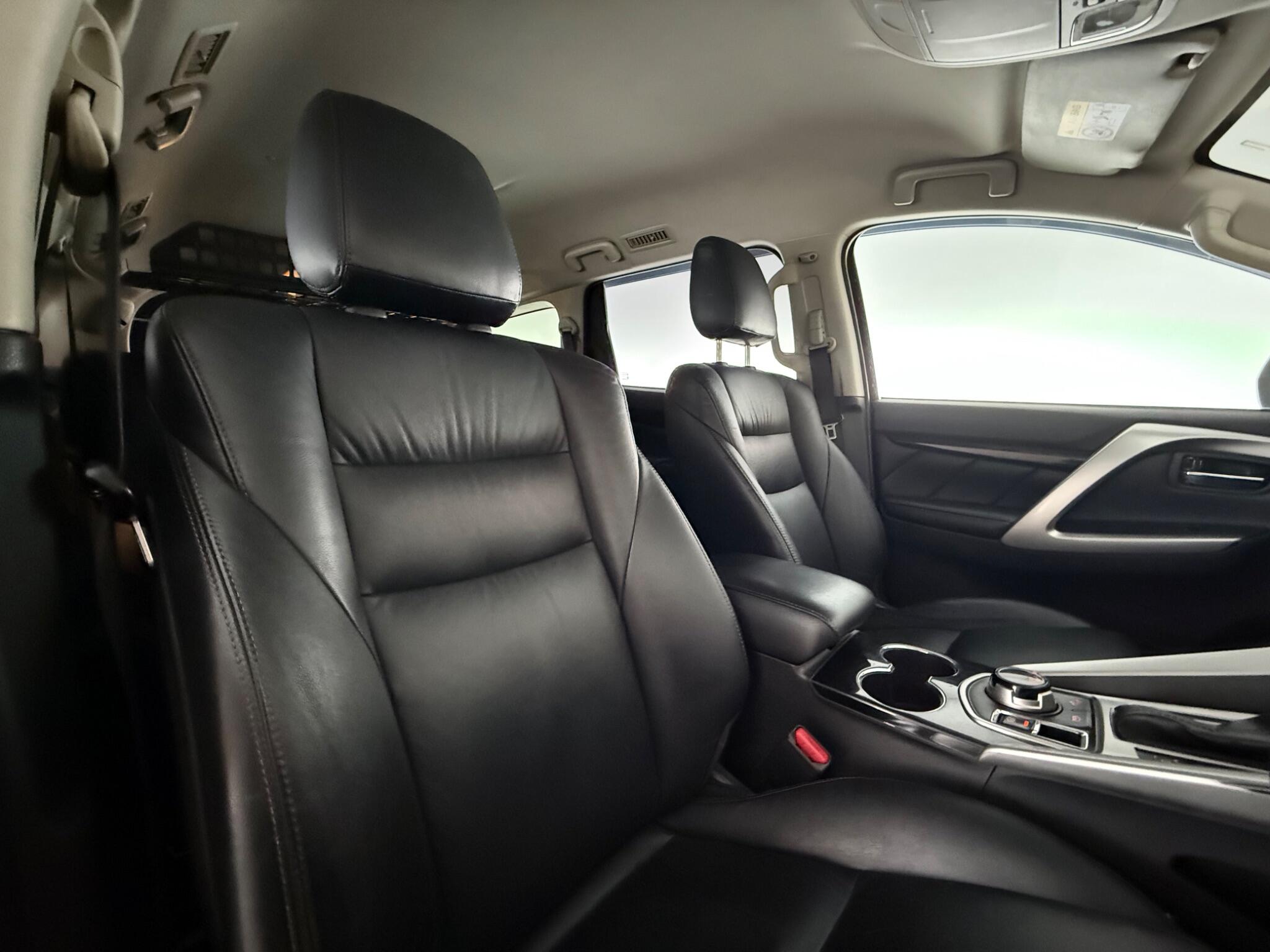 Mitsubishi Shogun Sport view 27