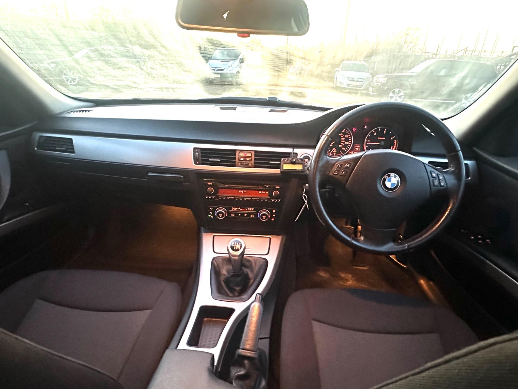 BMW 3 Series view 3
