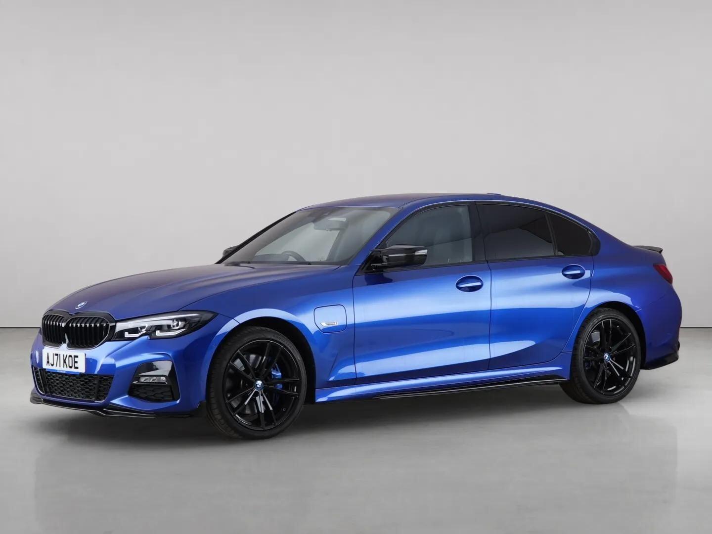 BMW 3 Series view 2