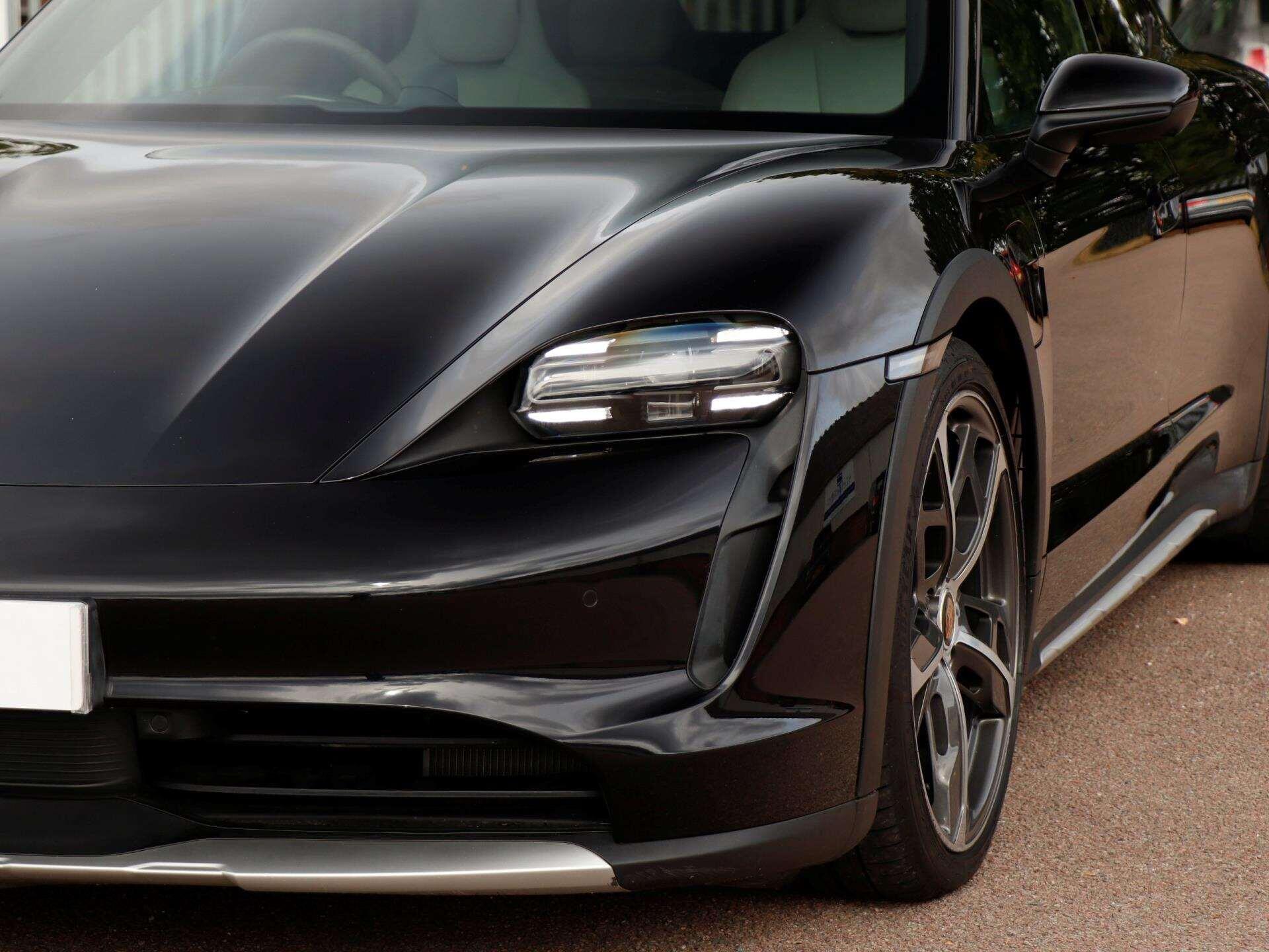 Porsche Taycan view 30