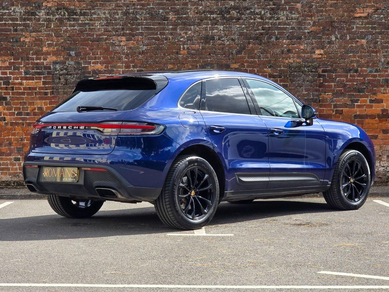 Porsche Macan view 20