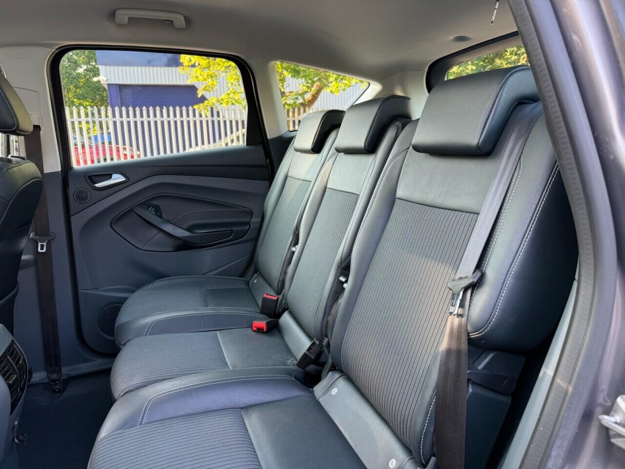 Ford C-Max view 29