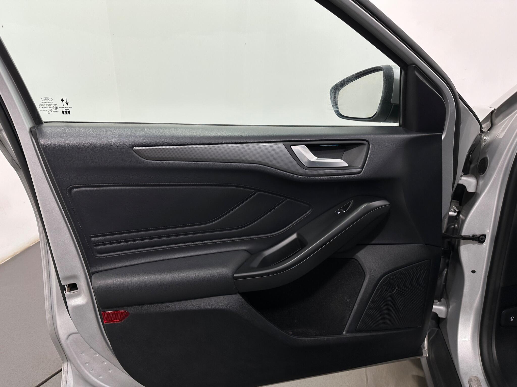 Ford Focus view 36