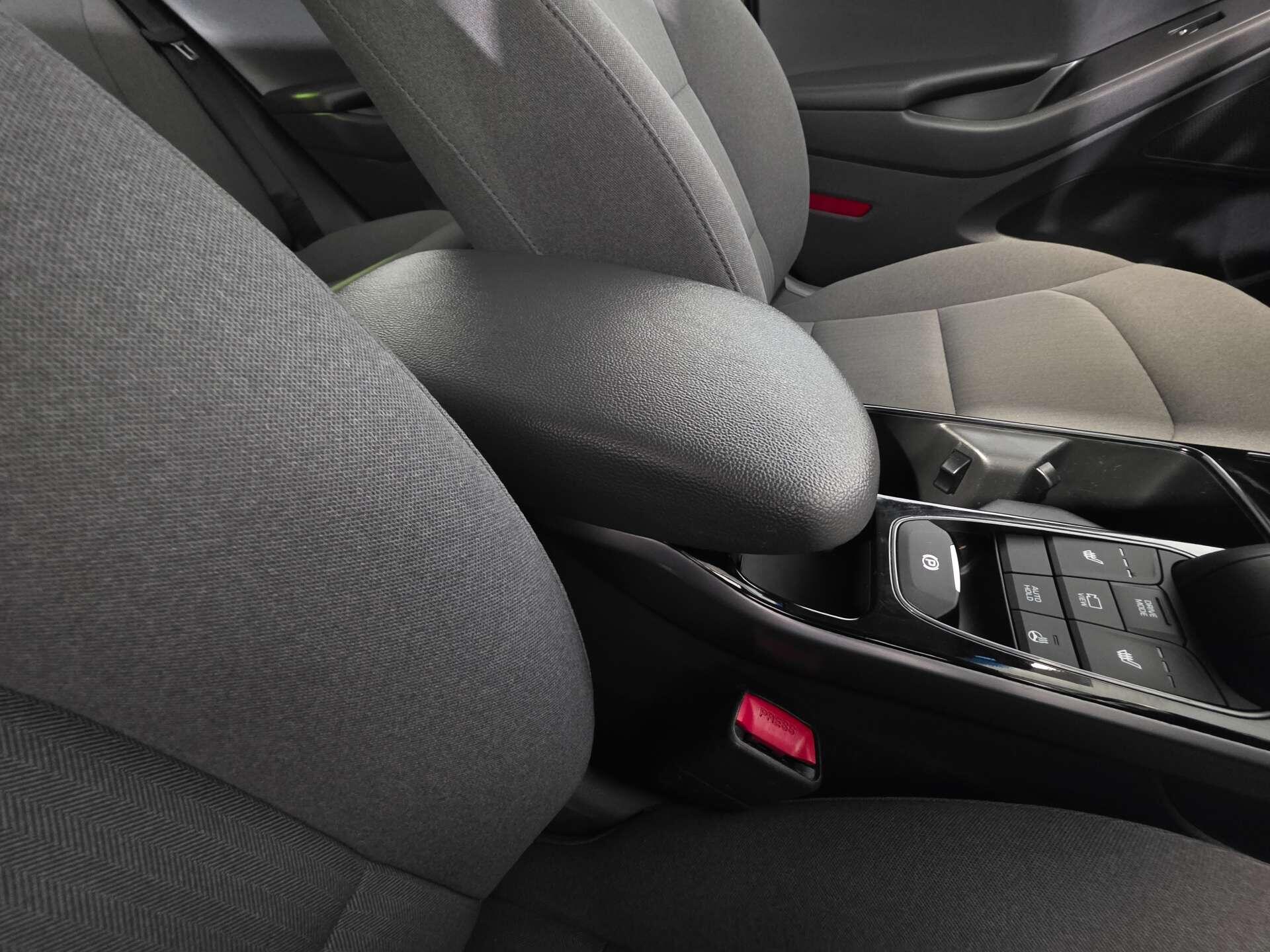 Hyundai Ioniq view 49