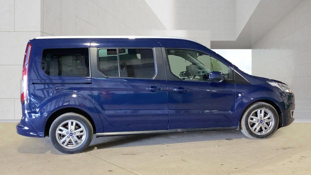 Ford Grand Tourneo Connect view 9