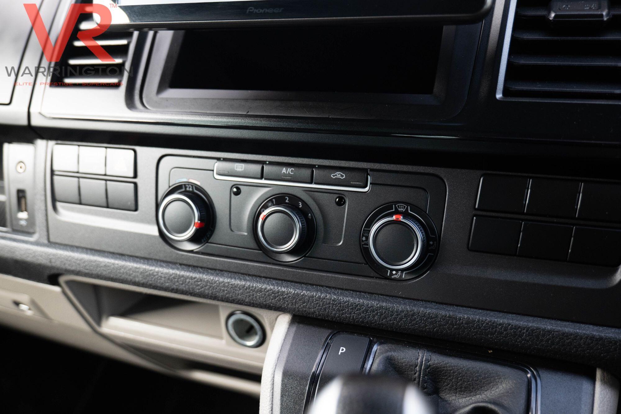 Volkswagen Transporter view 29