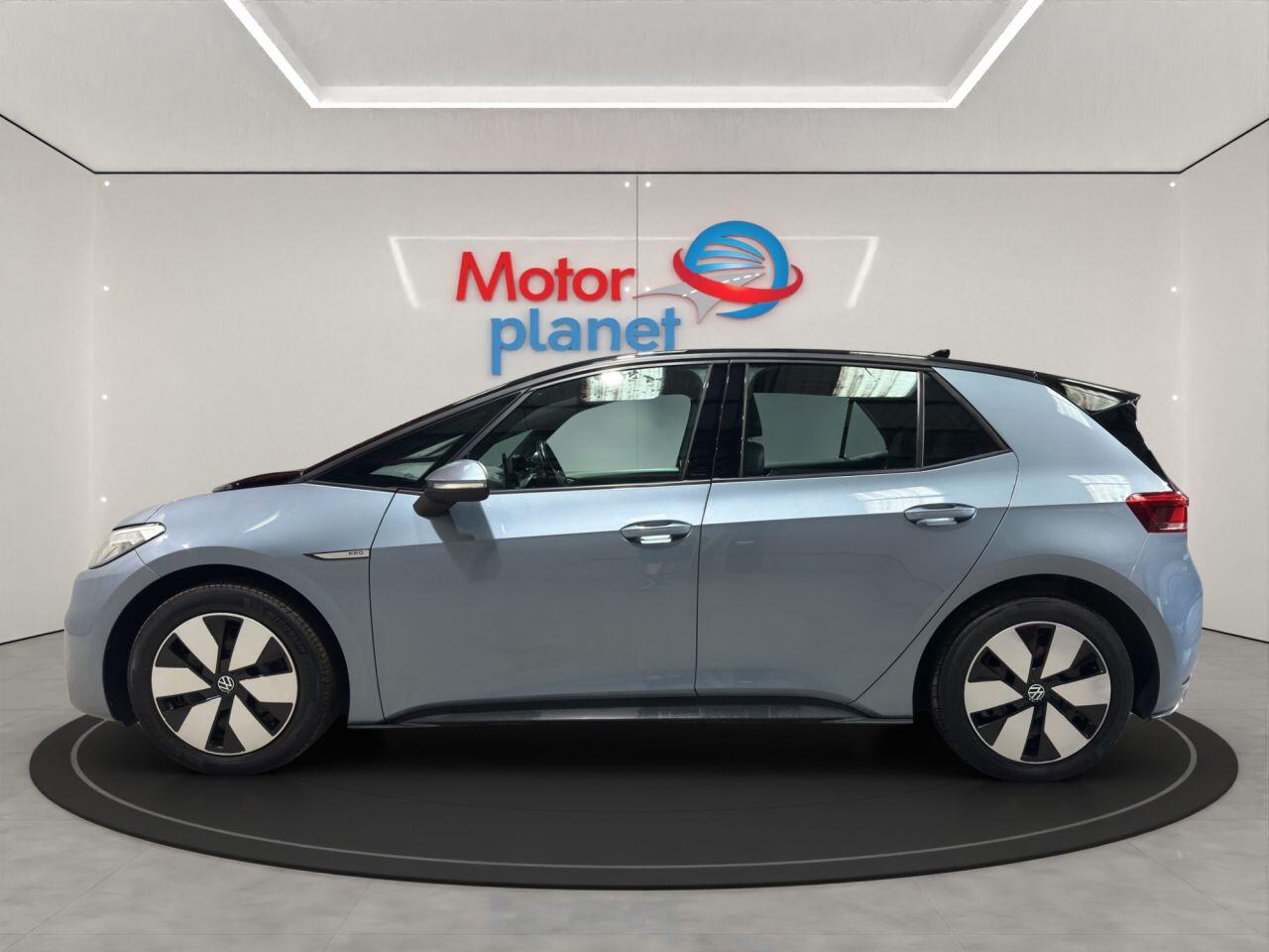 Volkswagen Id.3 view 4