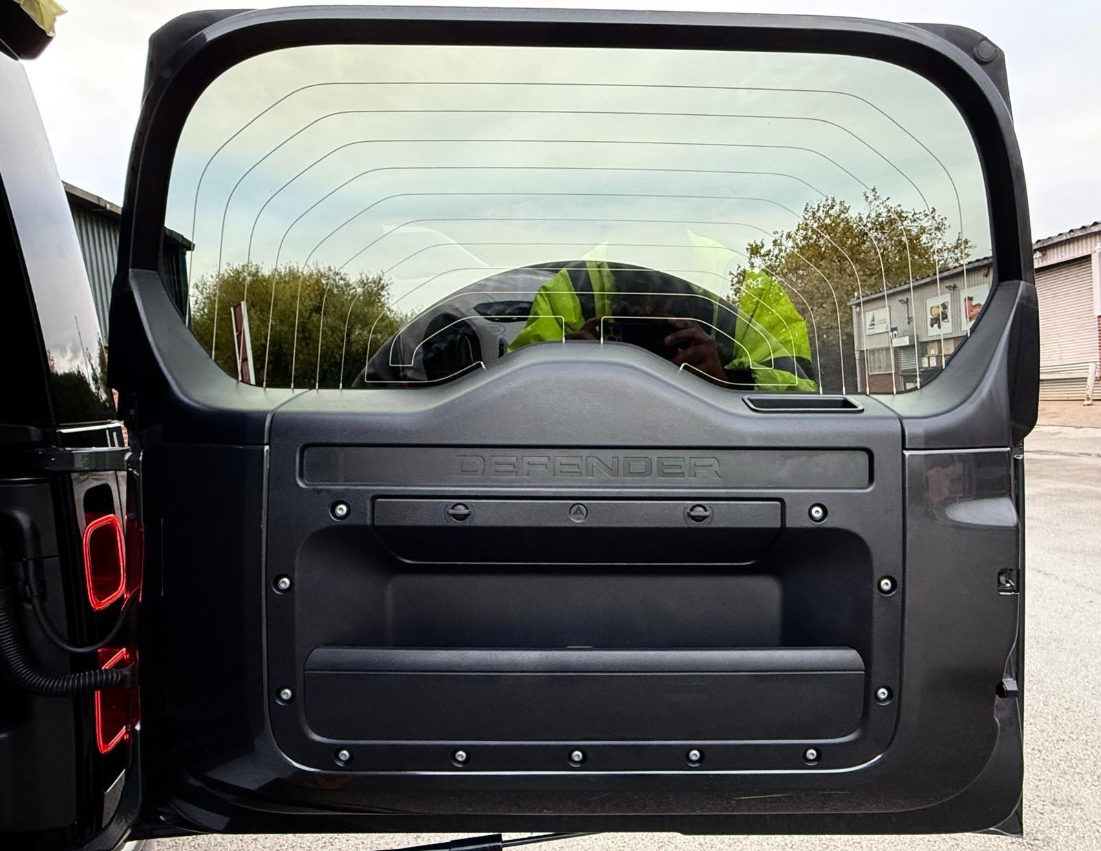Land Rover Defender view 35