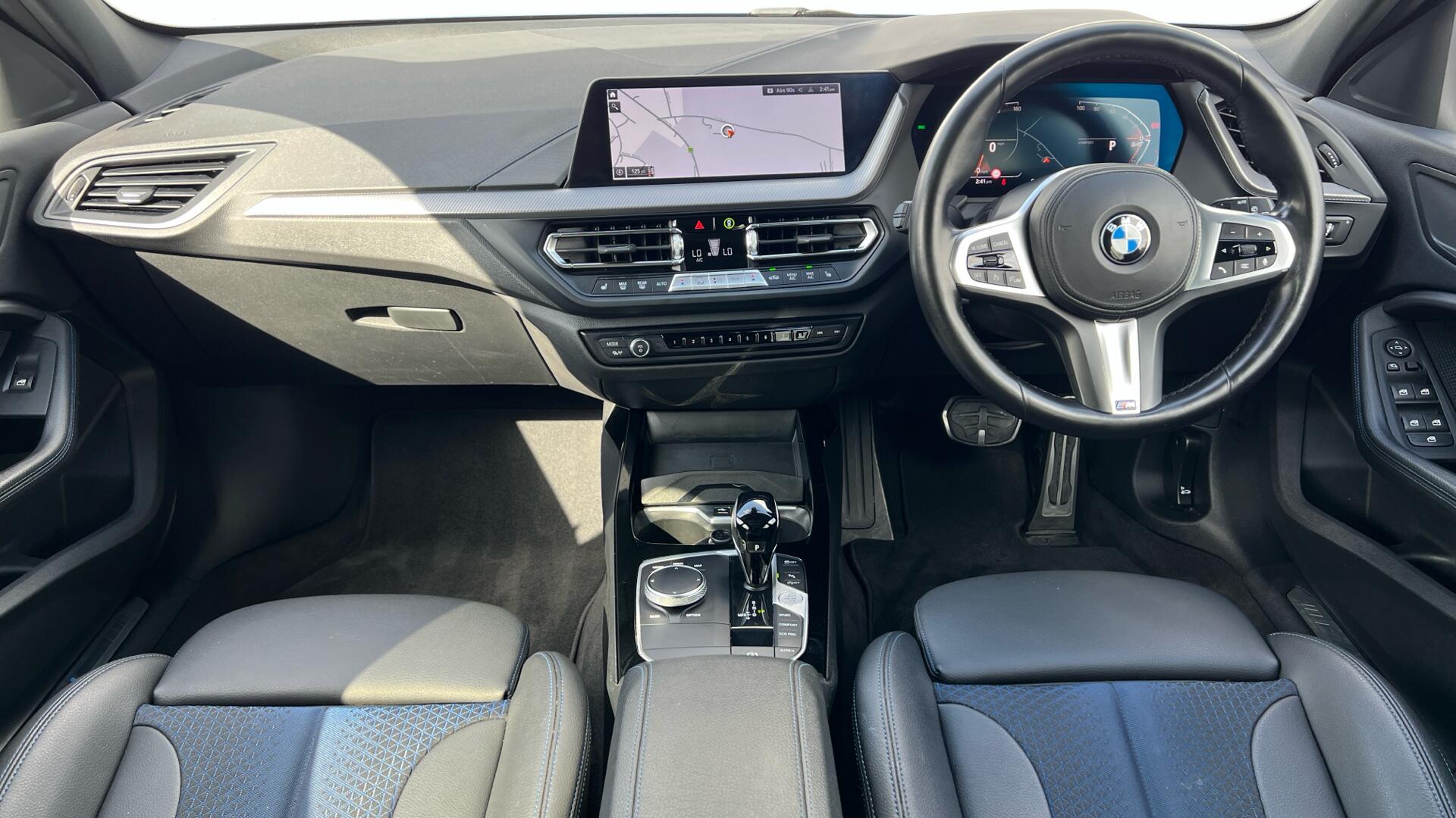 BMW 1 Series view 4
