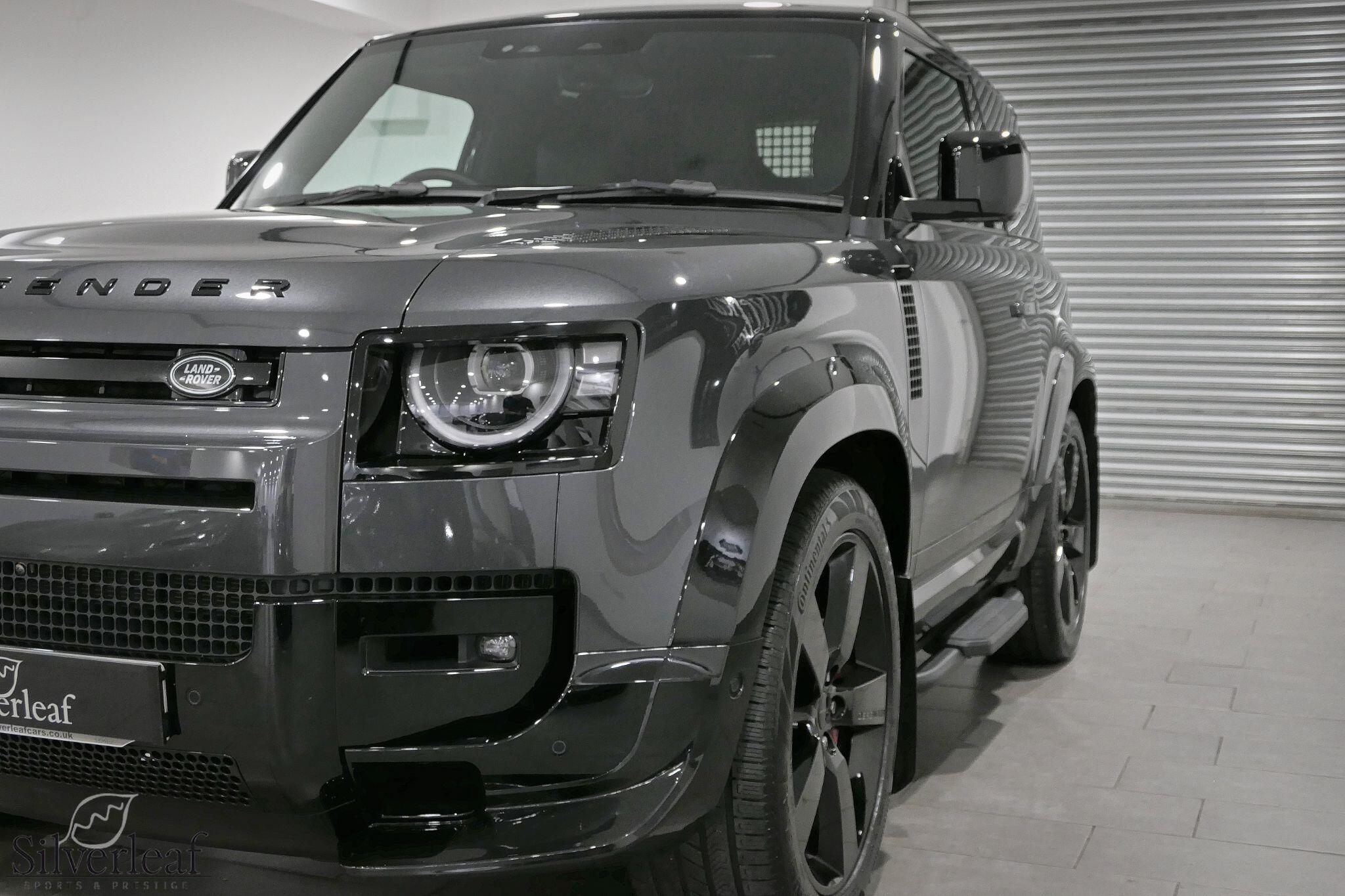Land Rover Defender view 28